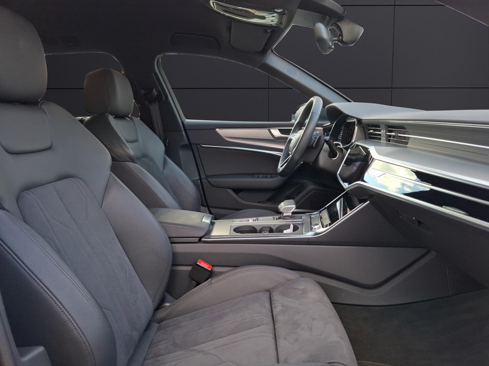 Fahrzeugabbildung Audi A6 Avant 55 TFSI sport quattro STH Matrix Luft AVC B&O