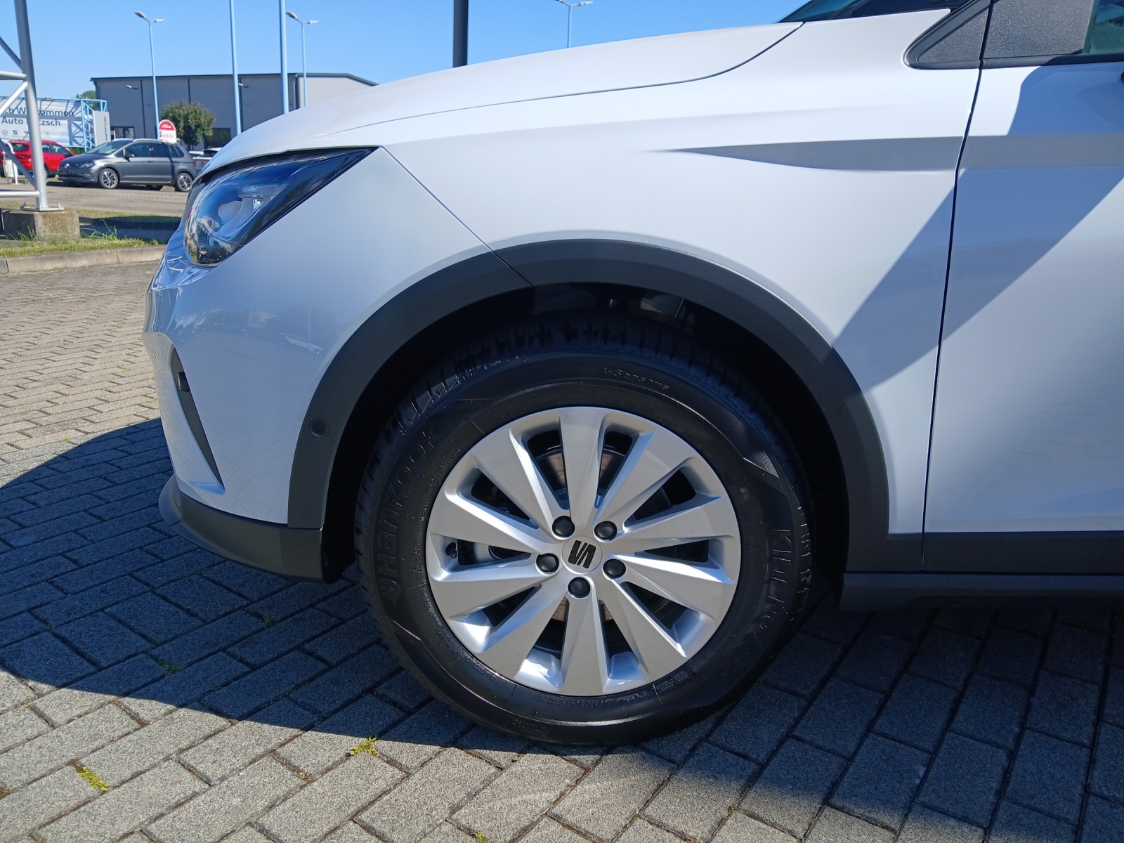 Fahrzeugabbildung SEAT Arona 1.0 TSI Road Edition DSG Kamera AHK