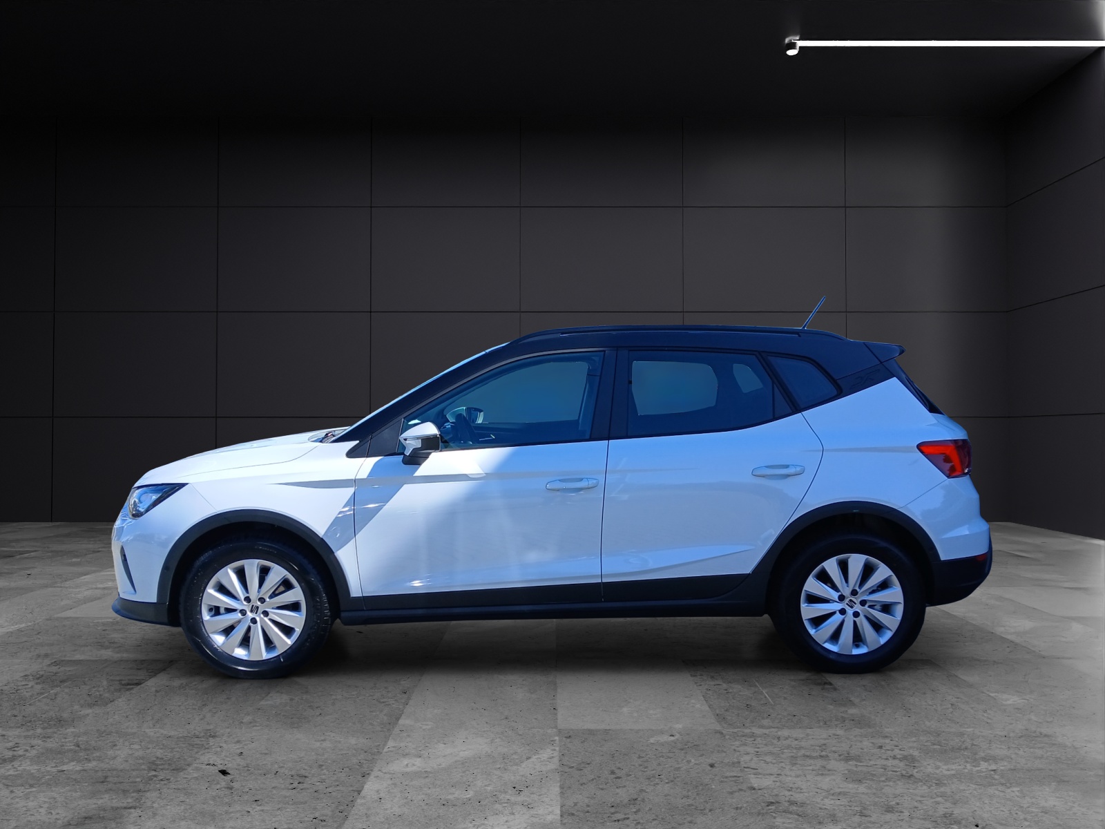 Fahrzeugabbildung SEAT Arona 1.0 TSI Road Edition DSG Kamera AHK