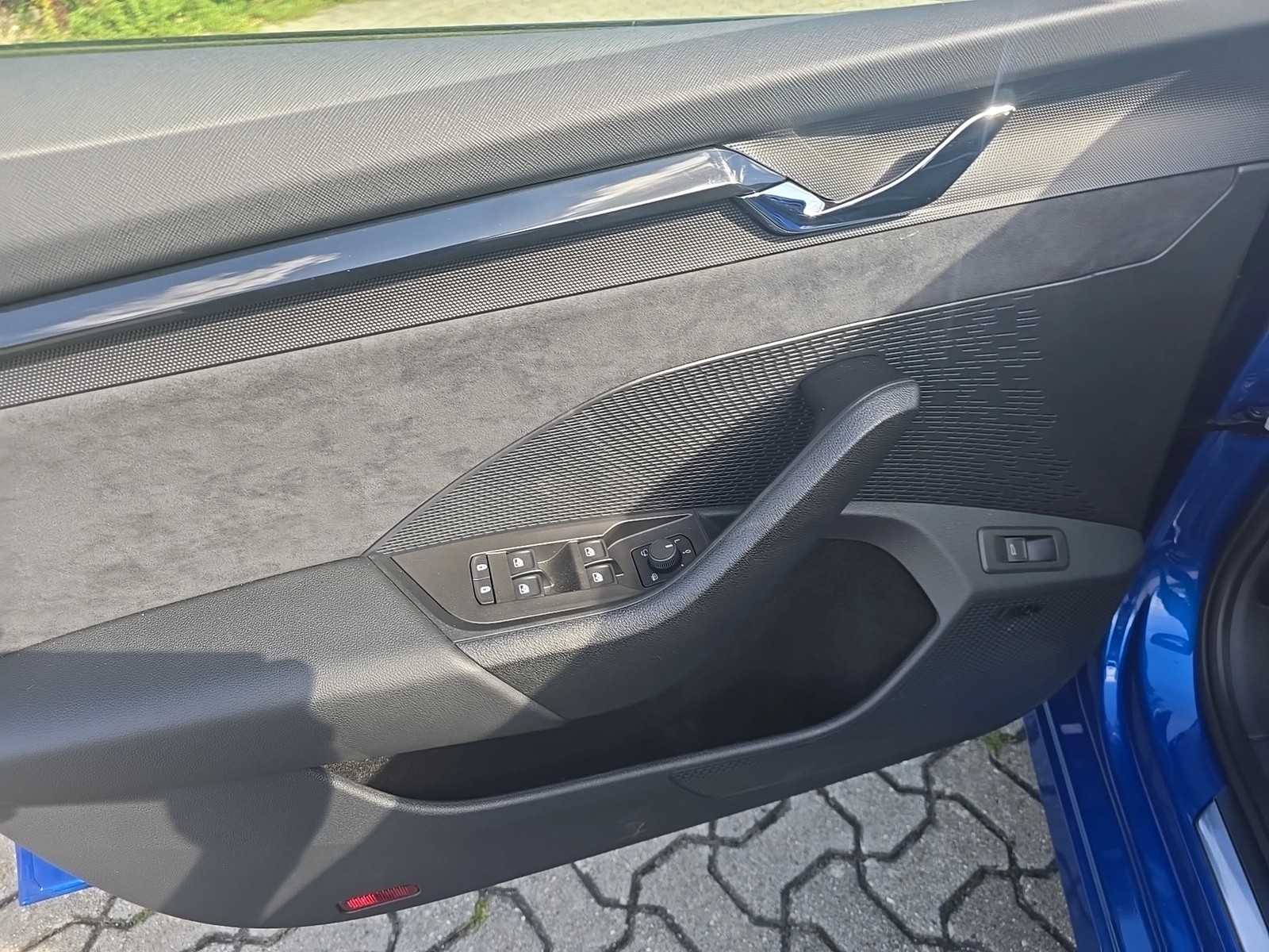 Fahrzeugabbildung SKODA Octavia Combi RS TDI 4x4 Matrix Navi ACC Pano AID RFK SH DSG ACC LED KAMERA