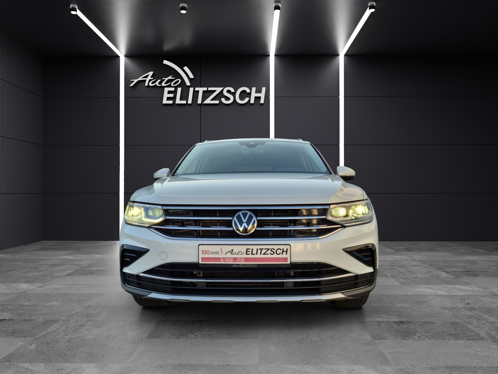 Fahrzeugabbildung Volkswagen Tiguan TDI Elegance DSG 4M Matrix Navi Pano AID ACC RFK 19