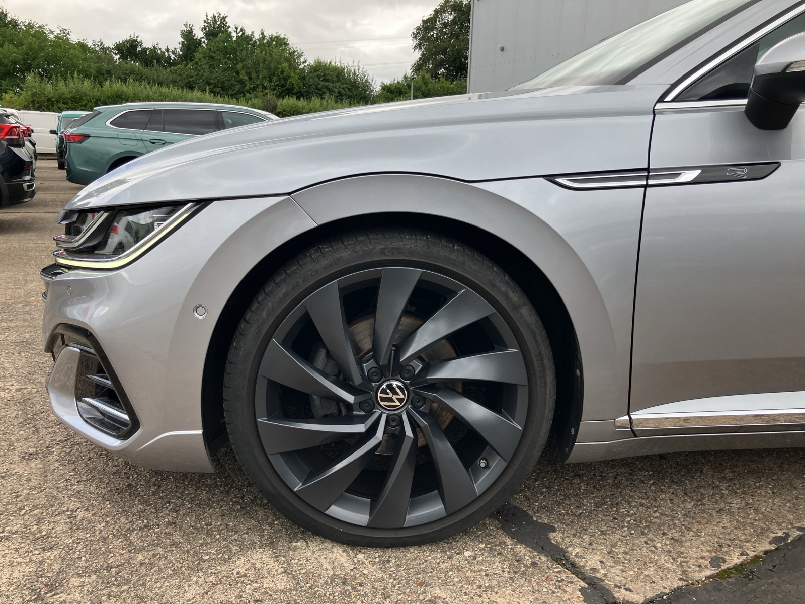 Fahrzeugabbildung Volkswagen Arteon SB TDI DSG R-Line 4M LED Navi Pano HUD Leder 20