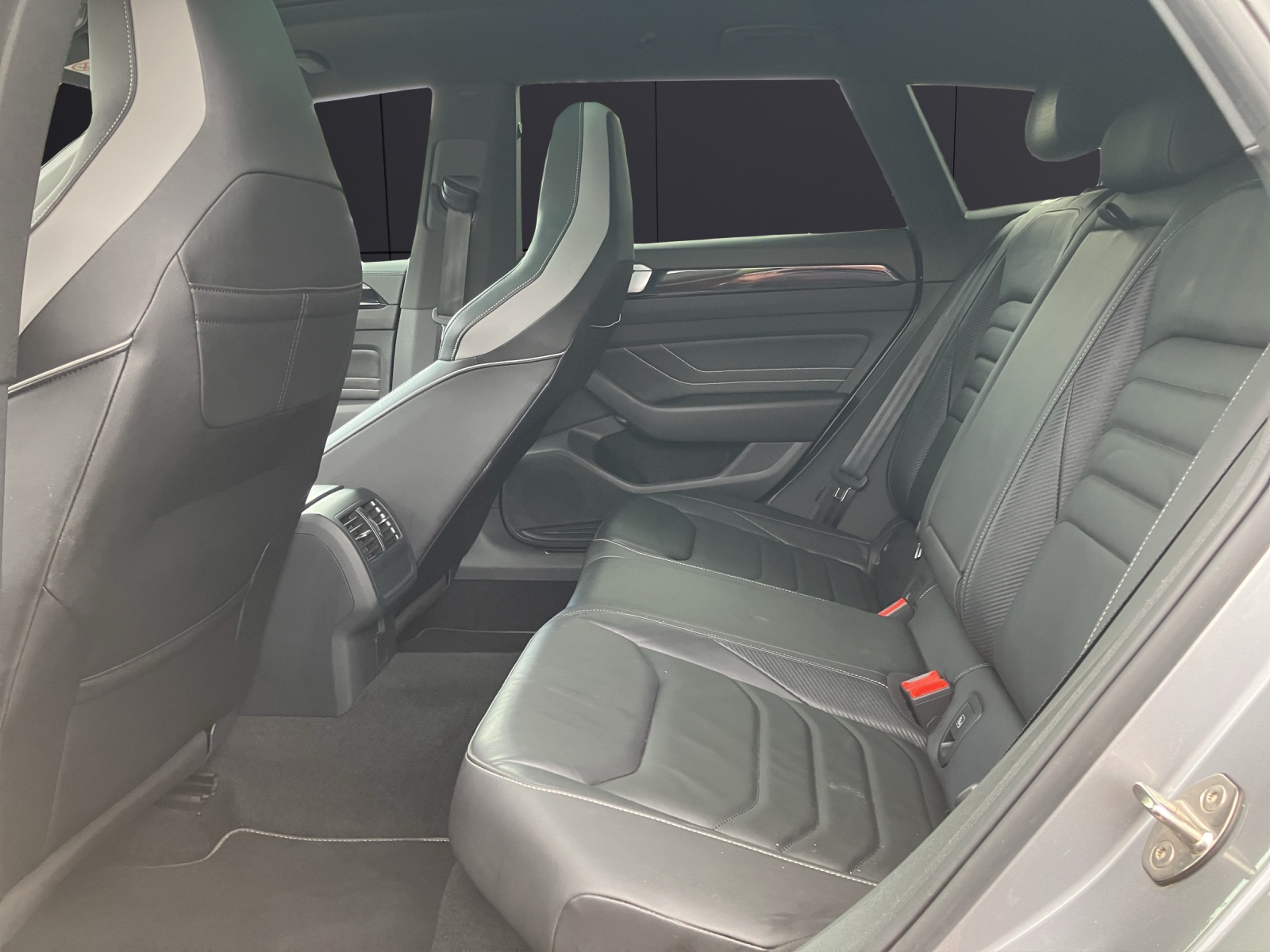 Fahrzeugabbildung Volkswagen Arteon SB TDI DSG R-Line 4M LED Navi Pano HUD Leder 20