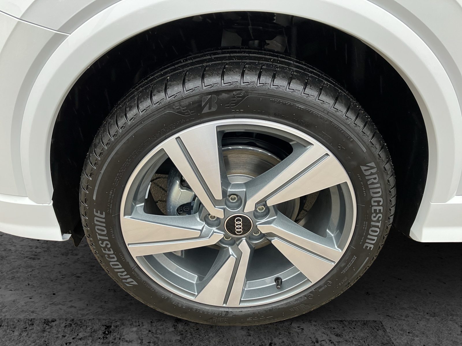 Fahrzeugabbildung Audi Q2 35 TFSI S-line S-tronic LED AHK AVC GRA PDC SH