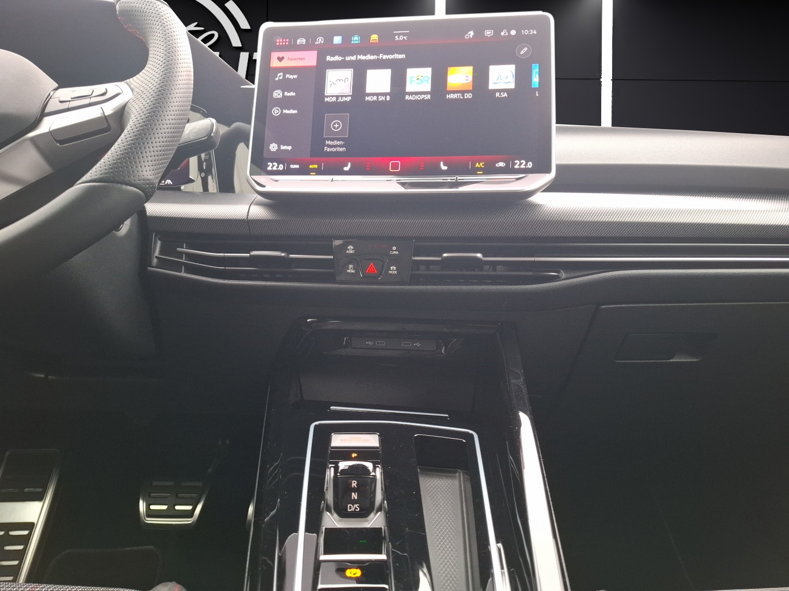 Fahrzeugabbildung Volkswagen Golf VIII GTI DSG LEDplus Navi AID HUD ACC RFK SH 18