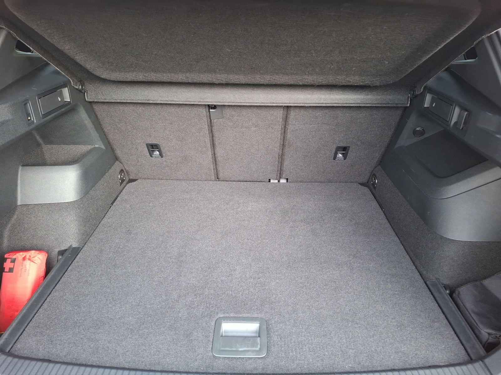 Fahrzeugabbildung Volkswagen Tiguan TDI R-Line DSG 4M Standhzg Matrix AHK Navi AID ACC RFK SH 20