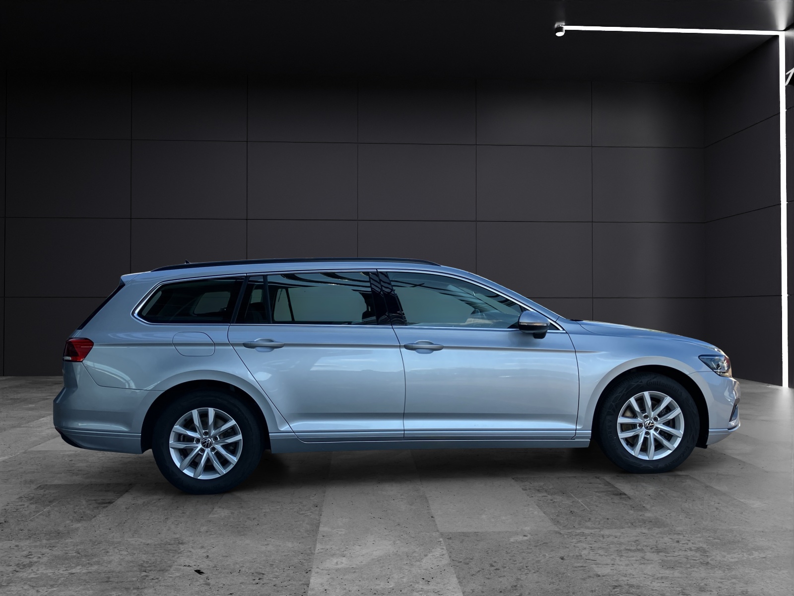 Fahrzeugabbildung Volkswagen Passat Variant TDI Business DSG LED ACC Navi RFK AHZV