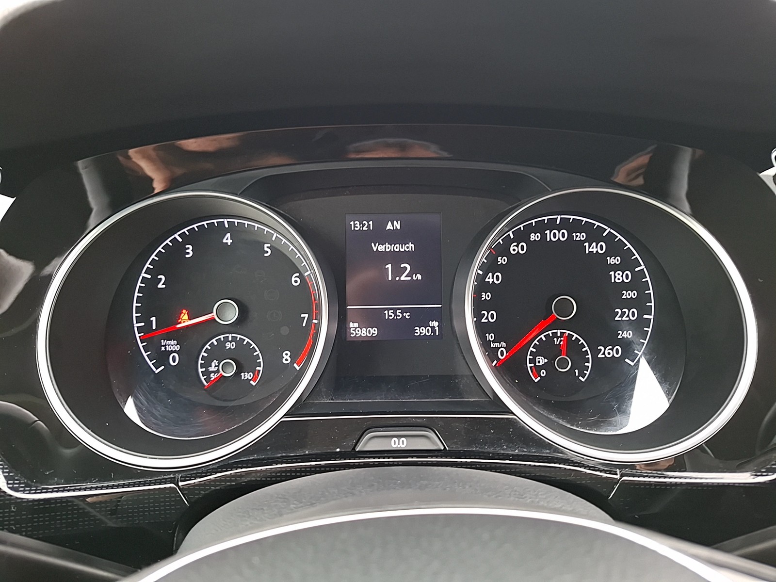Fahrzeugabbildung Volkswagen Touran TSI Sound LED Navi ACC PDC SH