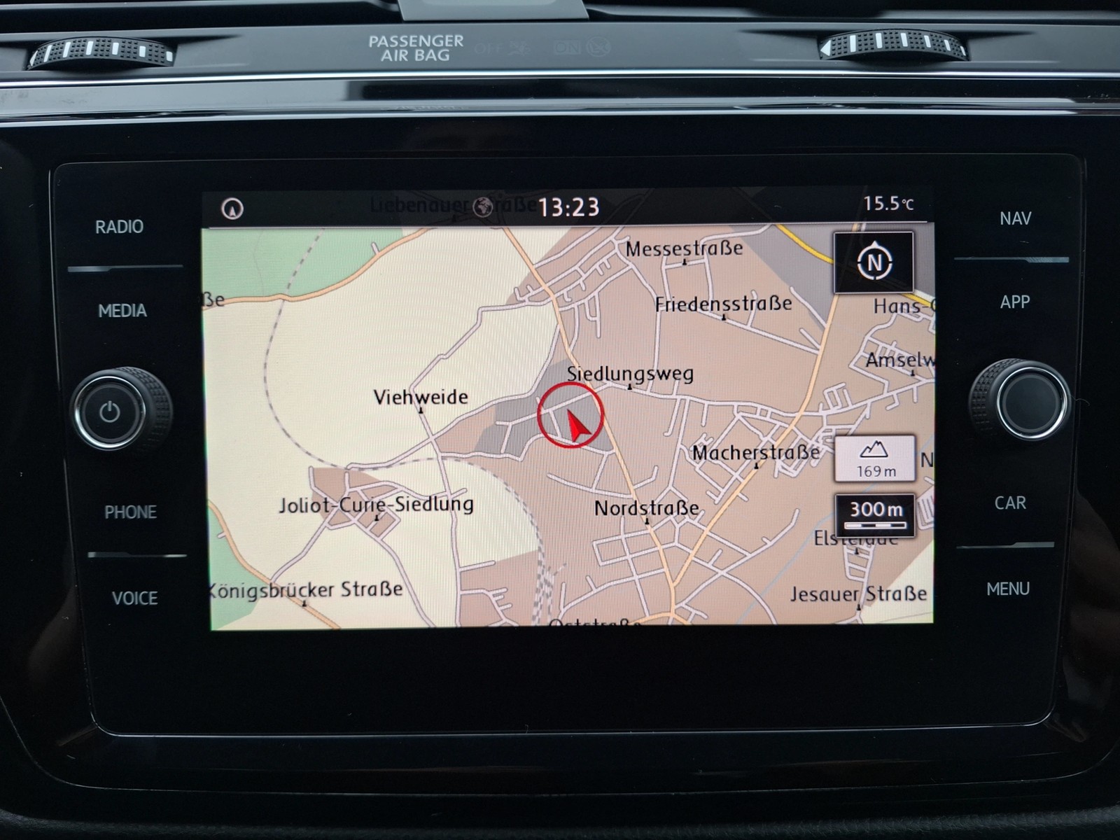 Fahrzeugabbildung Volkswagen Touran TSI Sound LED Navi ACC PDC SH