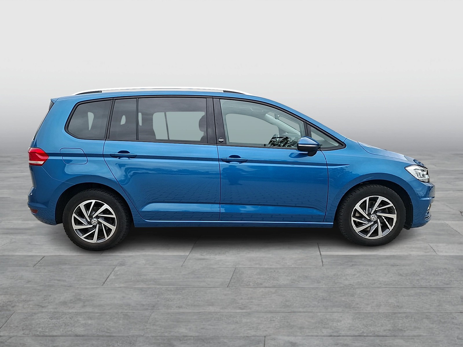 Fahrzeugabbildung Volkswagen Touran TSI Sound LED Navi ACC PDC SH