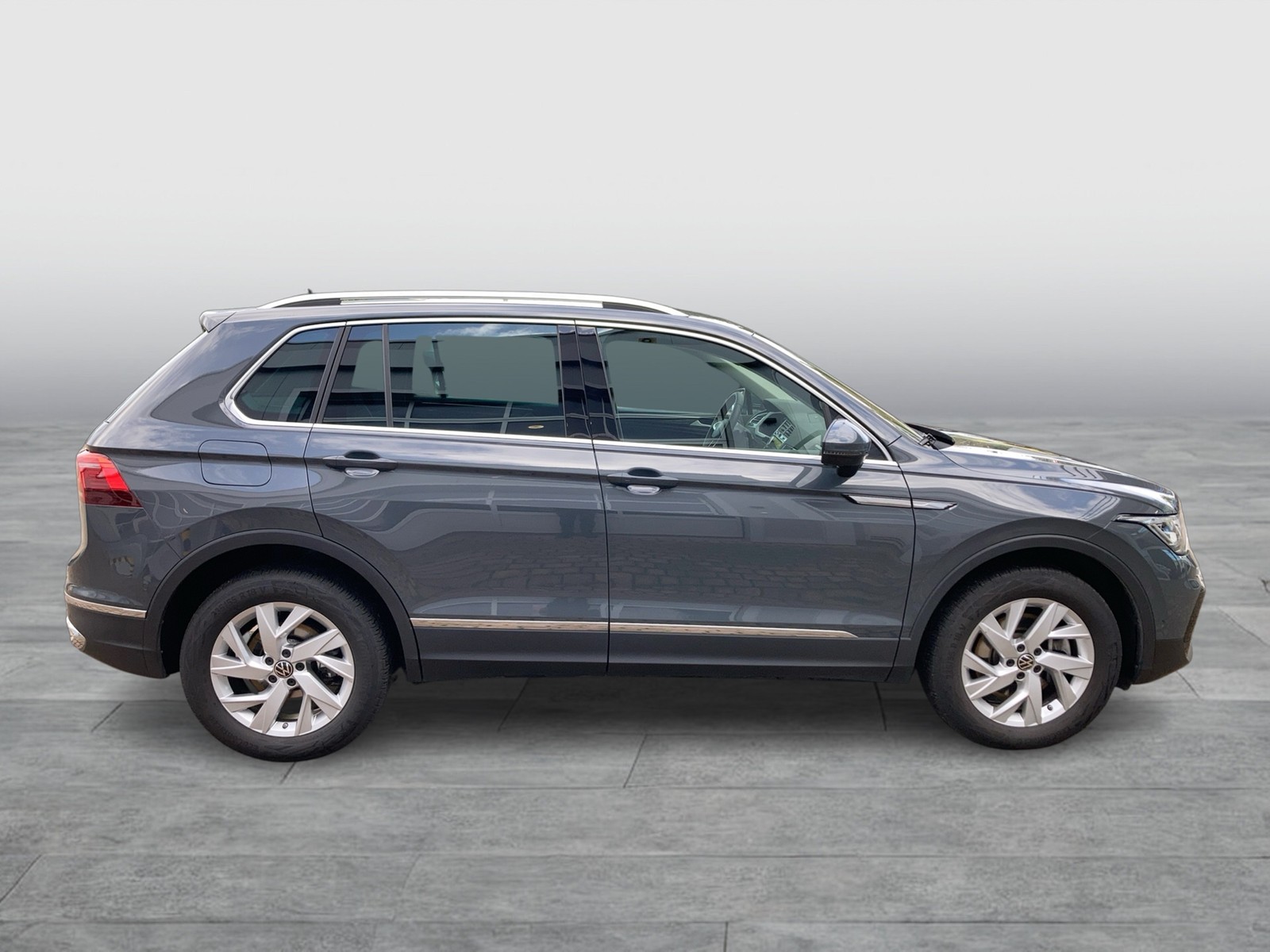 Fahrzeugabbildung Volkswagen Tiguan TSI Elegance 4M DSG Matrix Navi ACC STH AHK RFK SH
