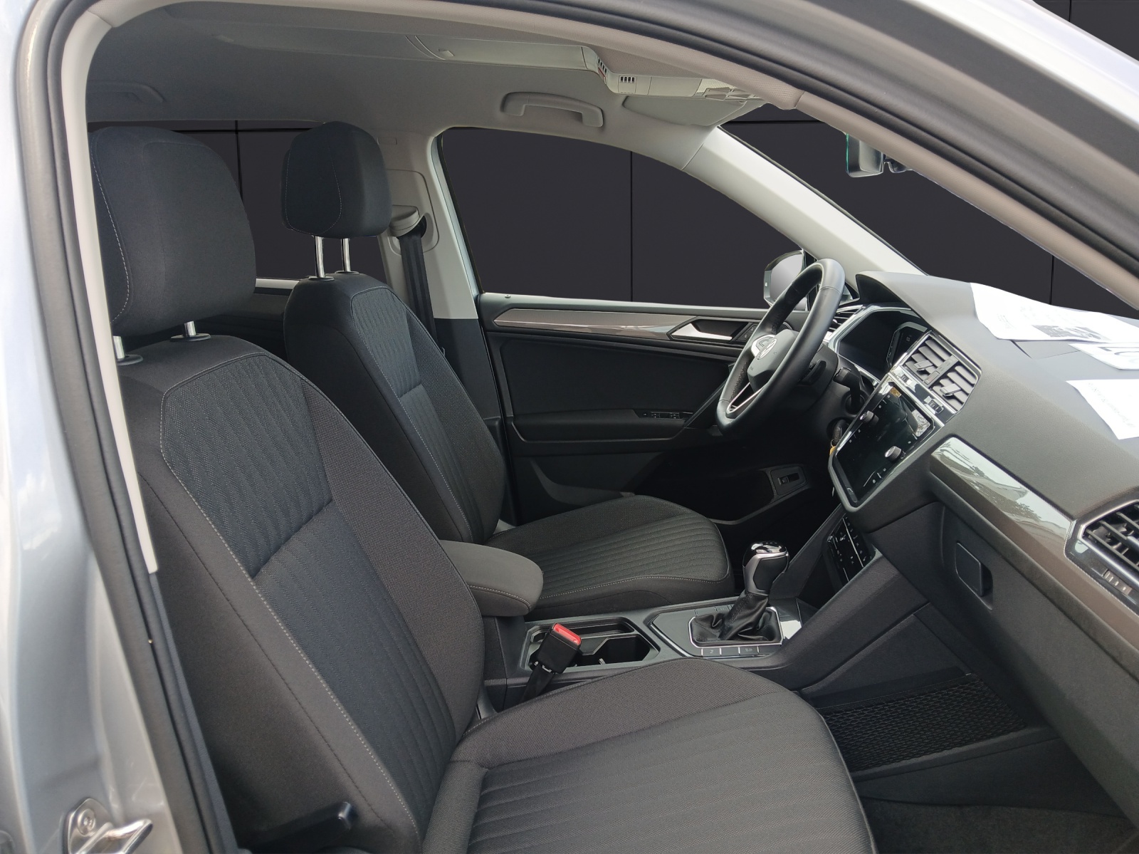 Fahrzeugabbildung Volkswagen Tiguan Allspace TSI Life DSG 7-Si LED AHK Navi AID ACC PDC SH