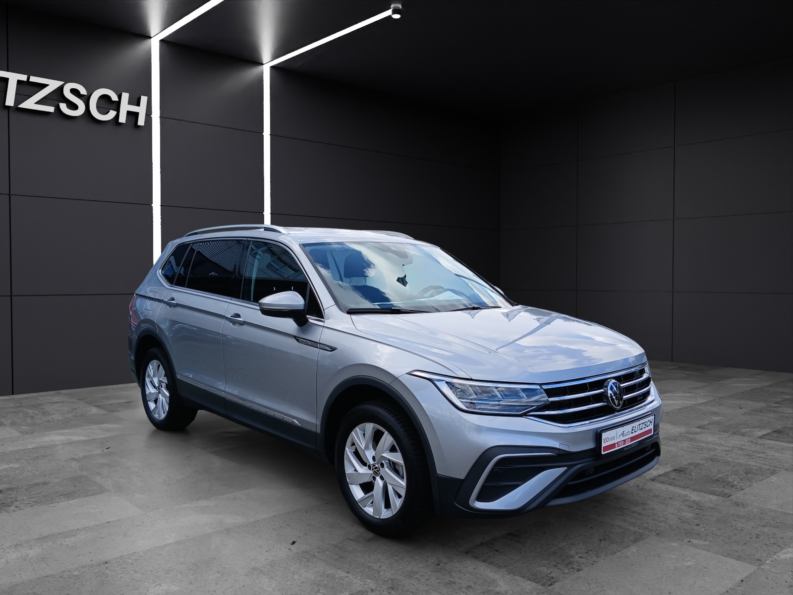 Fahrzeugabbildung Volkswagen Tiguan Allspace TSI Life DSG 7-Si LED AHK Navi AID ACC PDC SH