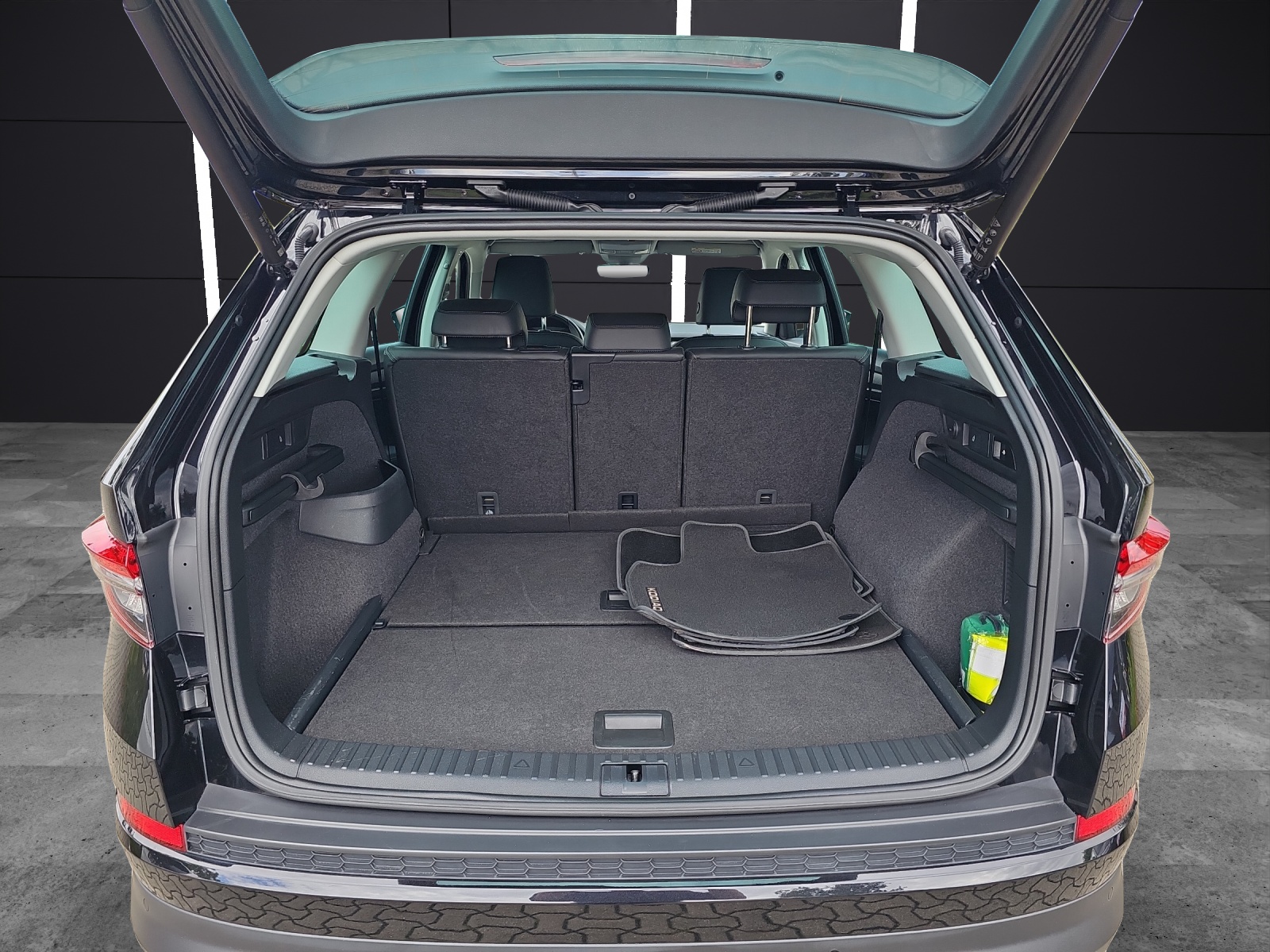 Fahrzeugabbildung SKODA Kodiaq Style 2.0 TDI DSG AHK ACC LED
