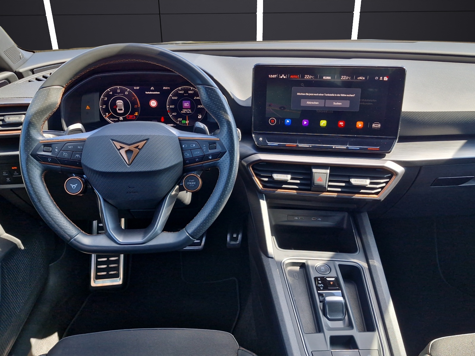 Fahrzeugabbildung CUPRA Leon Sportstourer VZ 4Drive 2.0 TSI DSG AHK LED SHZ Pano