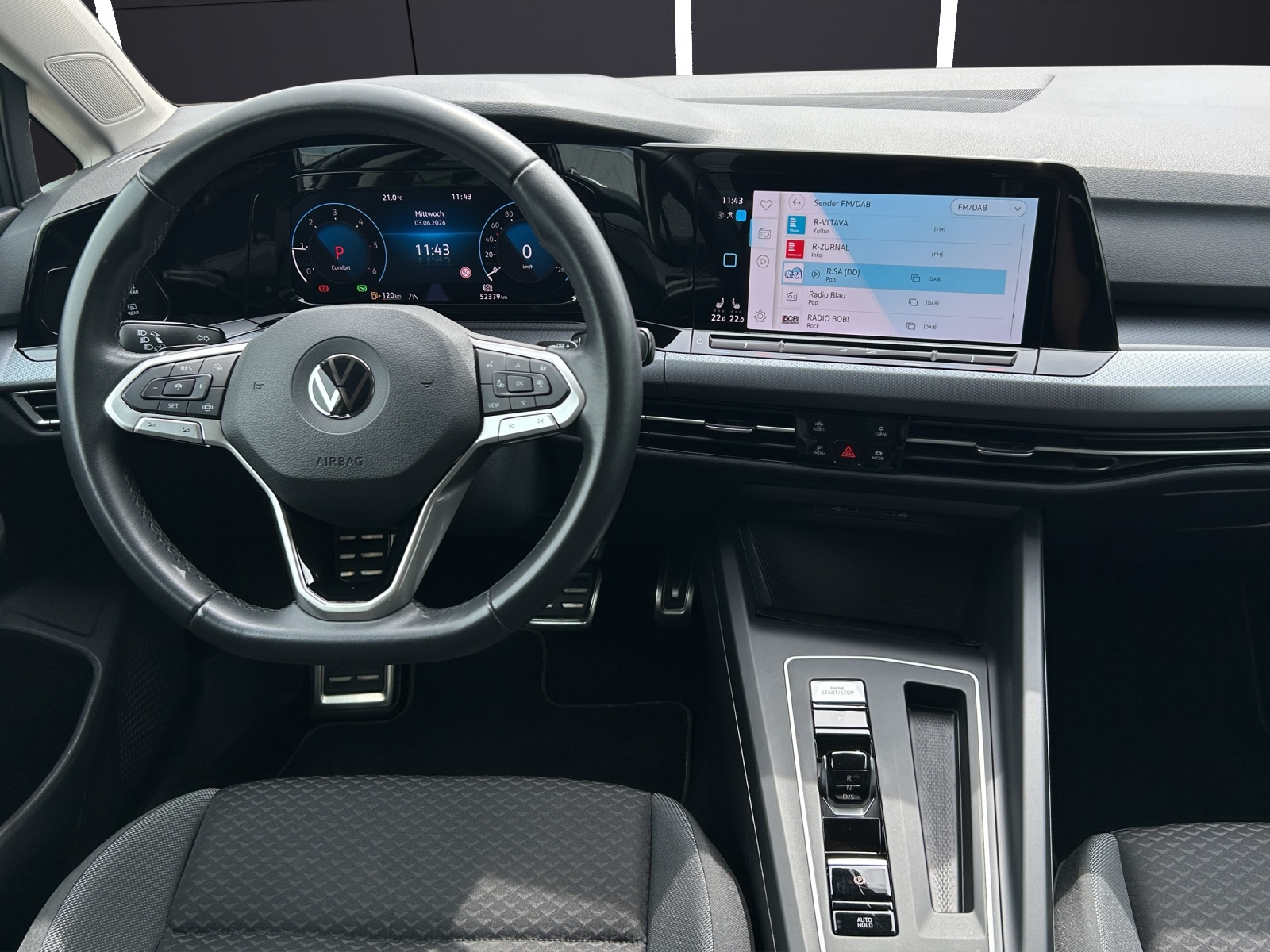 Fahrzeugabbildung Volkswagen Golf VIII TDI Active DSG LED Navi AHK ACC RFK SH