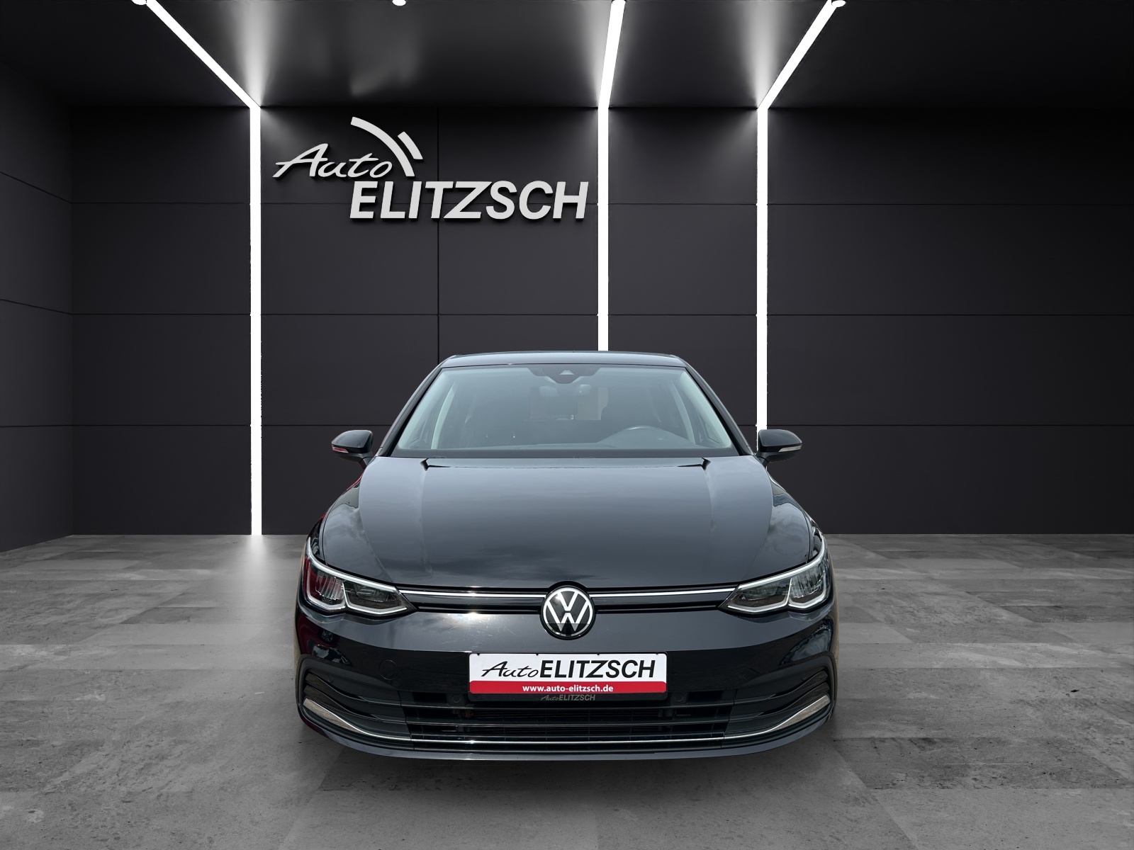 Fahrzeugabbildung Volkswagen Golf VIII TDI Active DSG LED Navi AHK ACC RFK SH