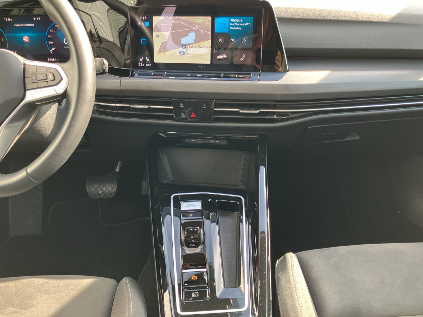 Fahrzeugabbildung Volkswagen Golf VIII Variant TDI Style DSG LEDplus Navi AID ACC PDC SH