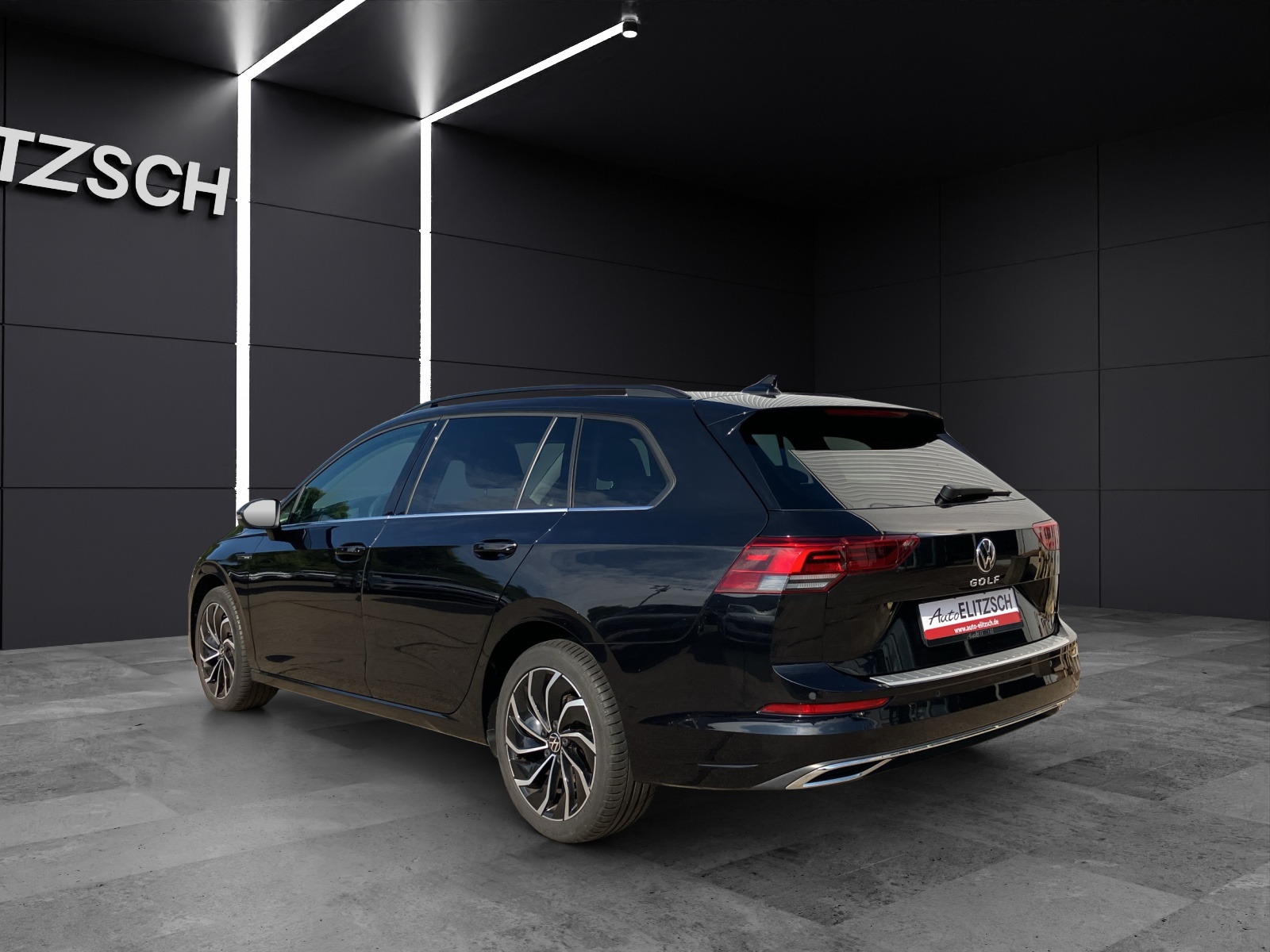 Fahrzeugabbildung Volkswagen Golf VIII Variant TDI Style DSG LEDplus Navi AID ACC PDC SH