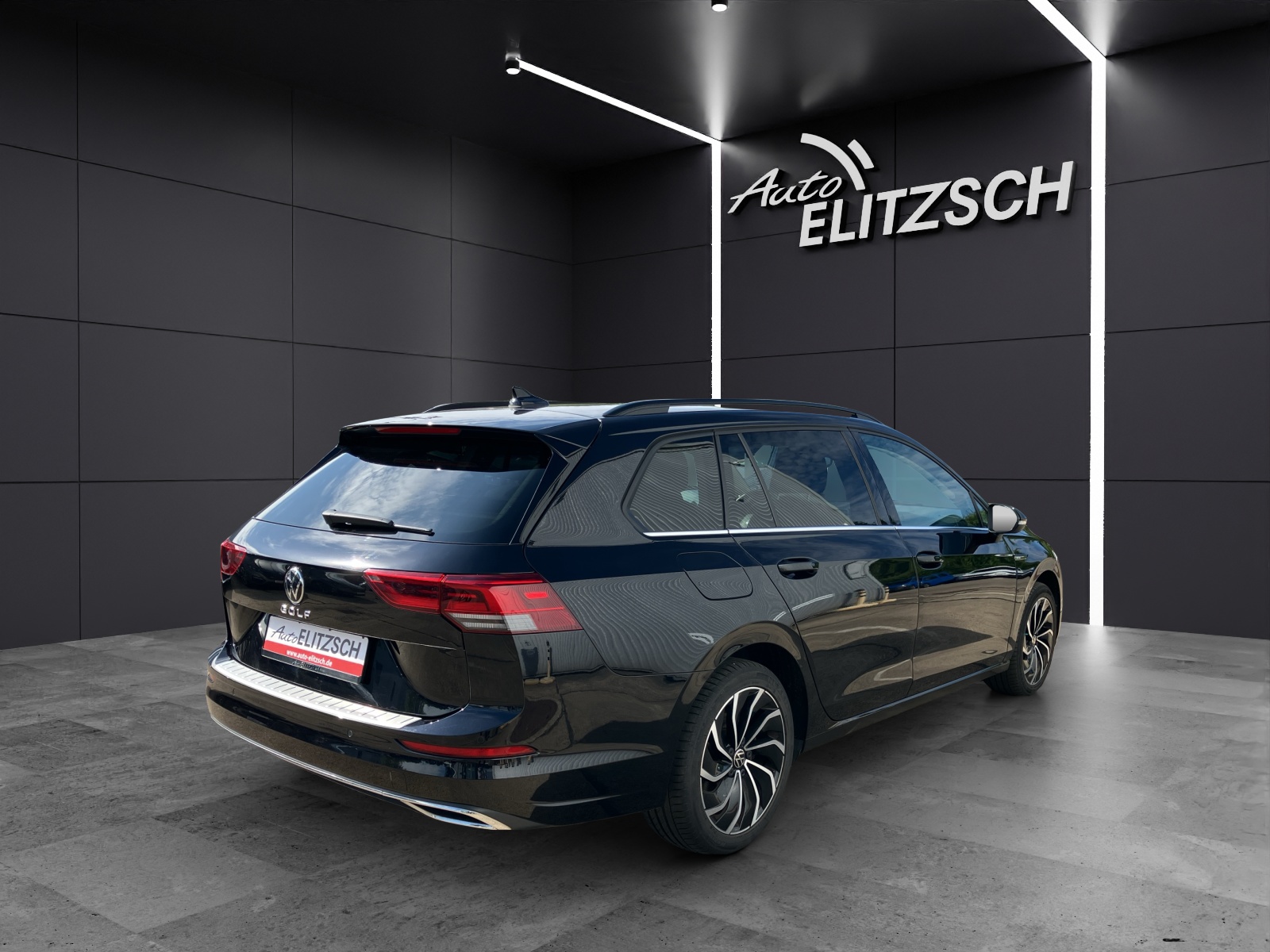 Fahrzeugabbildung Volkswagen Golf VIII Variant TDI Style DSG LEDplus Navi AID ACC PDC SH