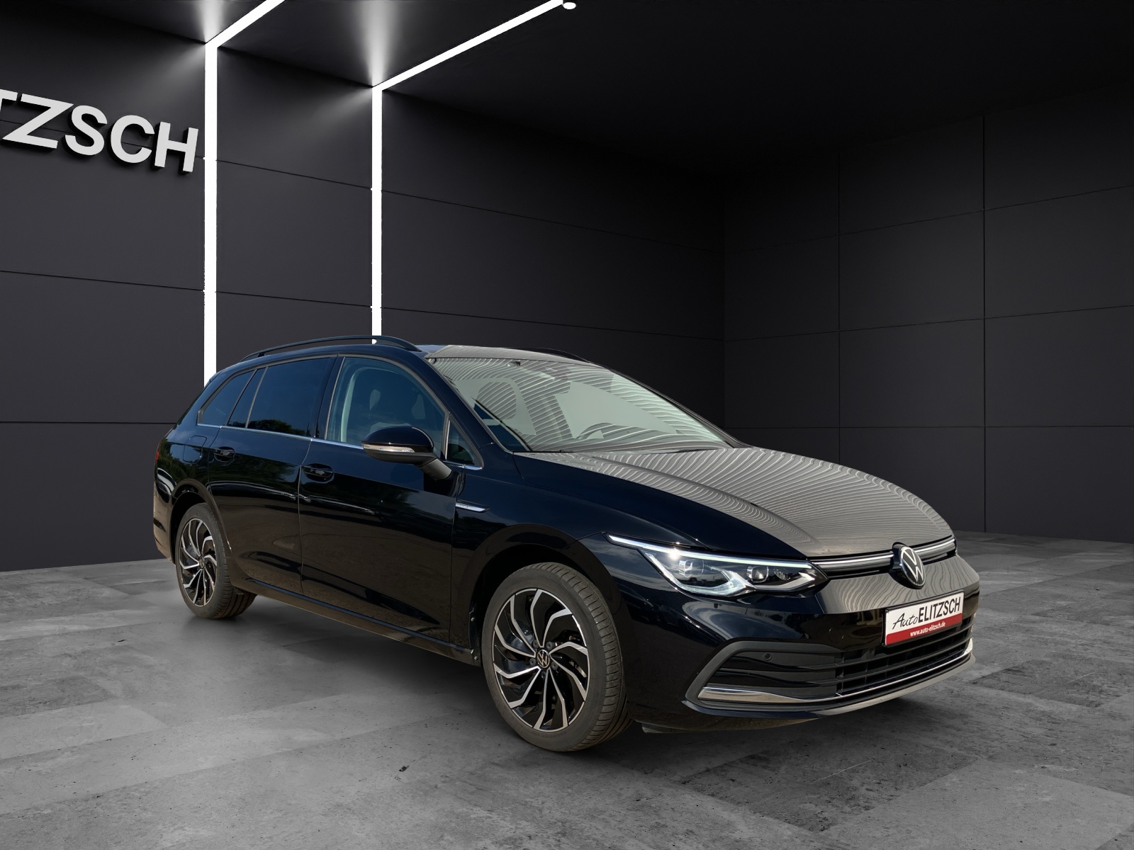 Fahrzeugabbildung Volkswagen Golf VIII Variant TDI Style DSG LEDplus Navi AID ACC PDC SH