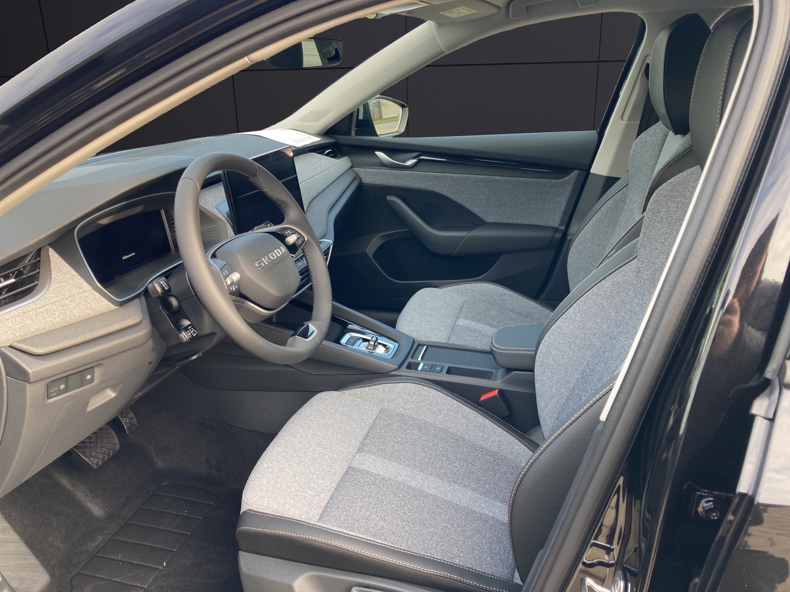 Fahrzeugabbildung SKODA Octavia Combi 2.0 TDI Selection LED-Scheinwerfer, Digital Cockpit, SmartLink