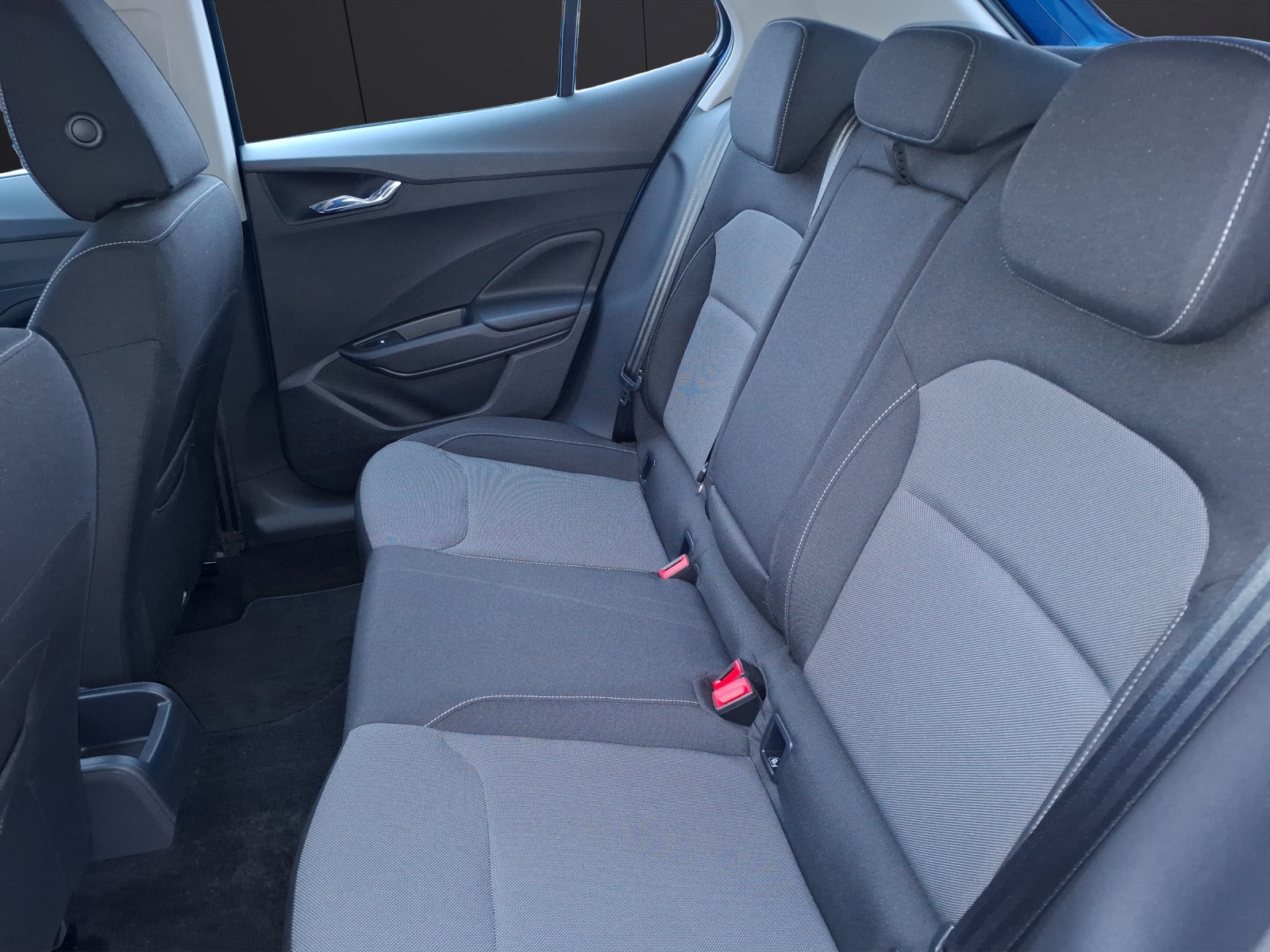 Fahrzeugabbildung SKODA Fabia TSI Ambition LED AID ACC PDC SH LM