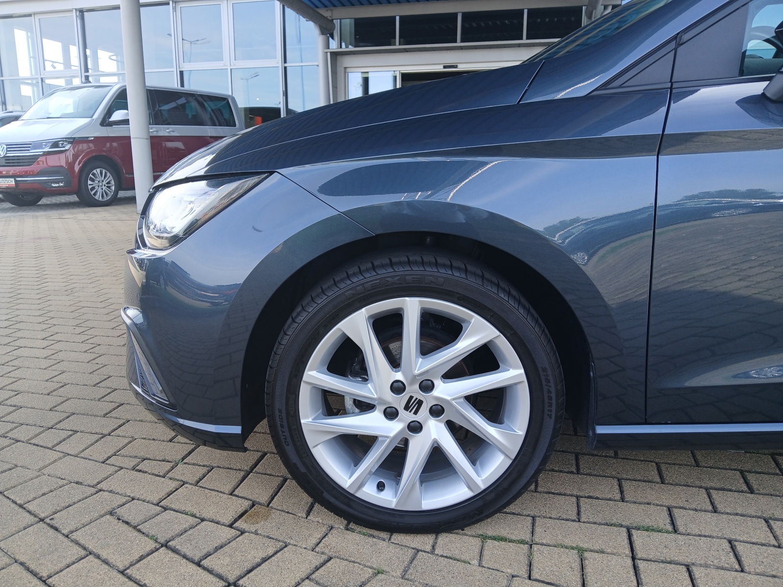 Fahrzeugabbildung SEAT Ibiza TSI FR-Line LED Pano ACC RFK SH LM