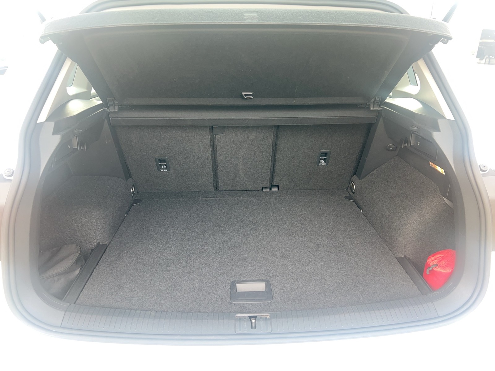 Fahrzeugabbildung Volkswagen Tiguan TDI Comfortline DSG 4M NAVI ACC AHK SH