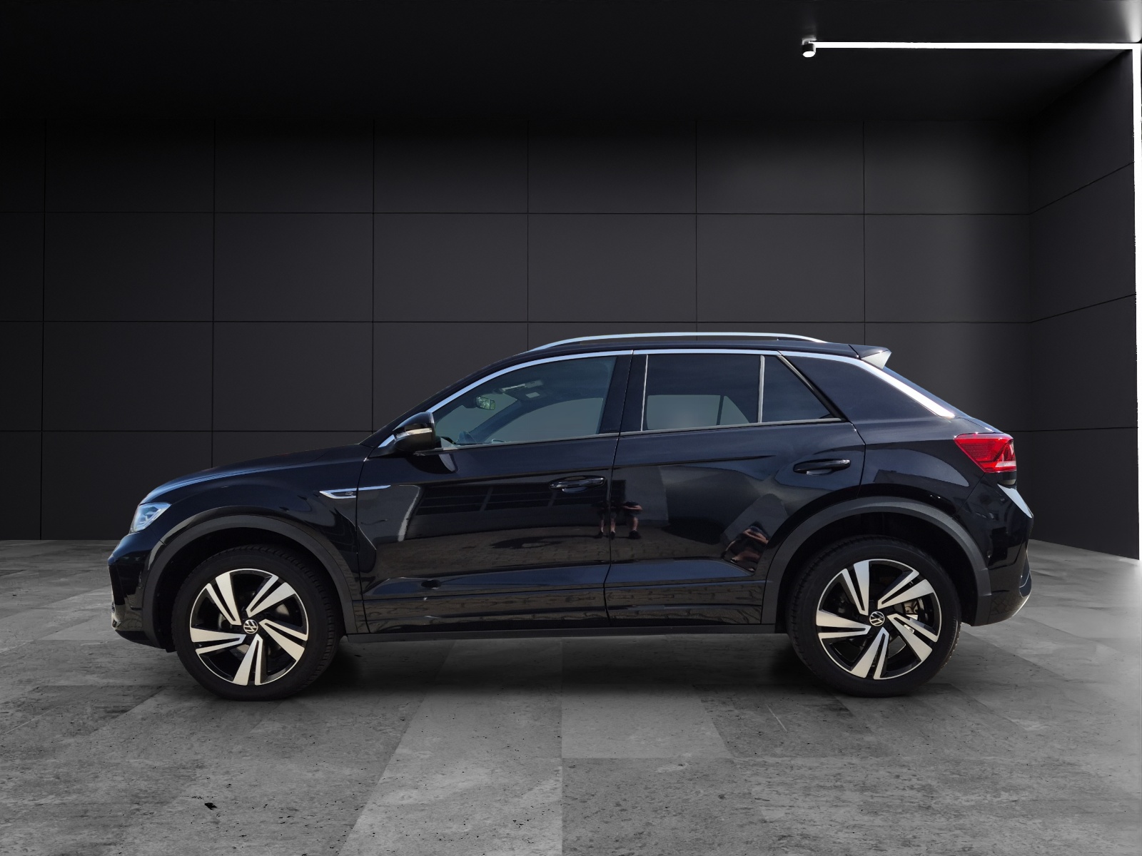 Fahrzeugabbildung Volkswagen T-Roc TSI R-line DSG LED Navi AID ACC RFK SH 18