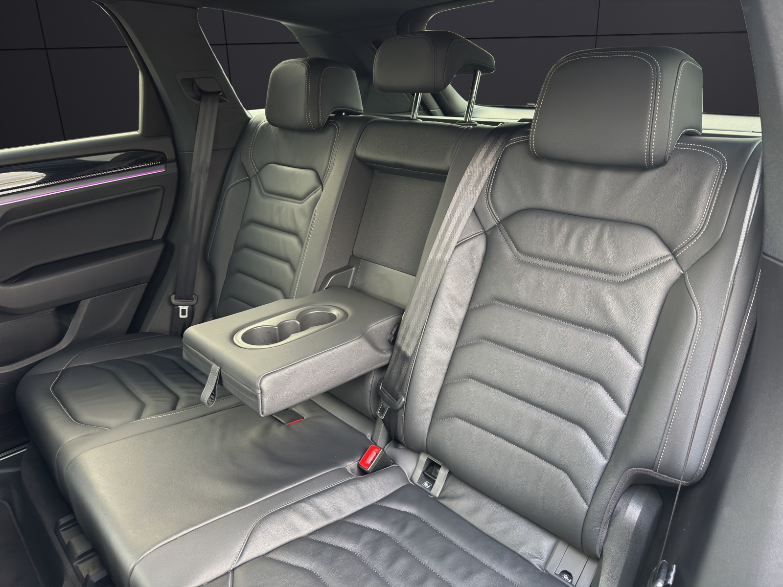 Fahrzeugabbildung Volkswagen Touareg 3.0 TDI 4M R-Line AHK MATRIX