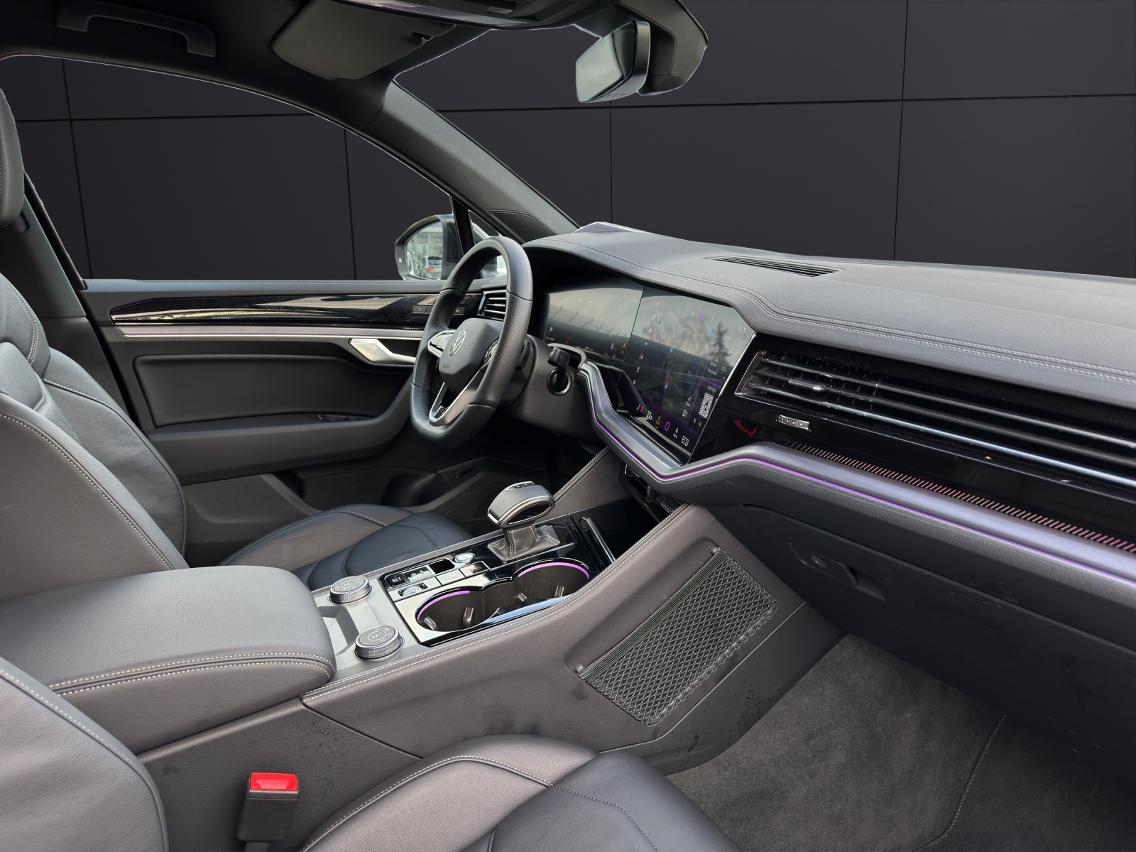 Fahrzeugabbildung Volkswagen Touareg 3.0 TDI 4M R-Line AHK MATRIX