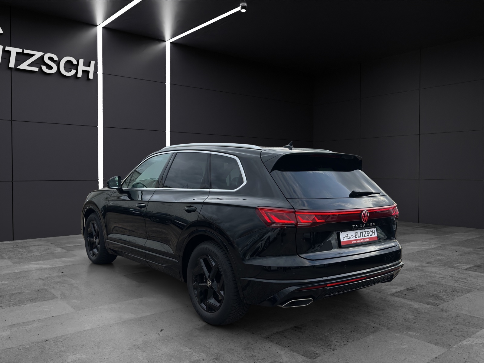Fahrzeugabbildung Volkswagen Touareg 3.0 TDI 4M R-Line AHK MATRIX