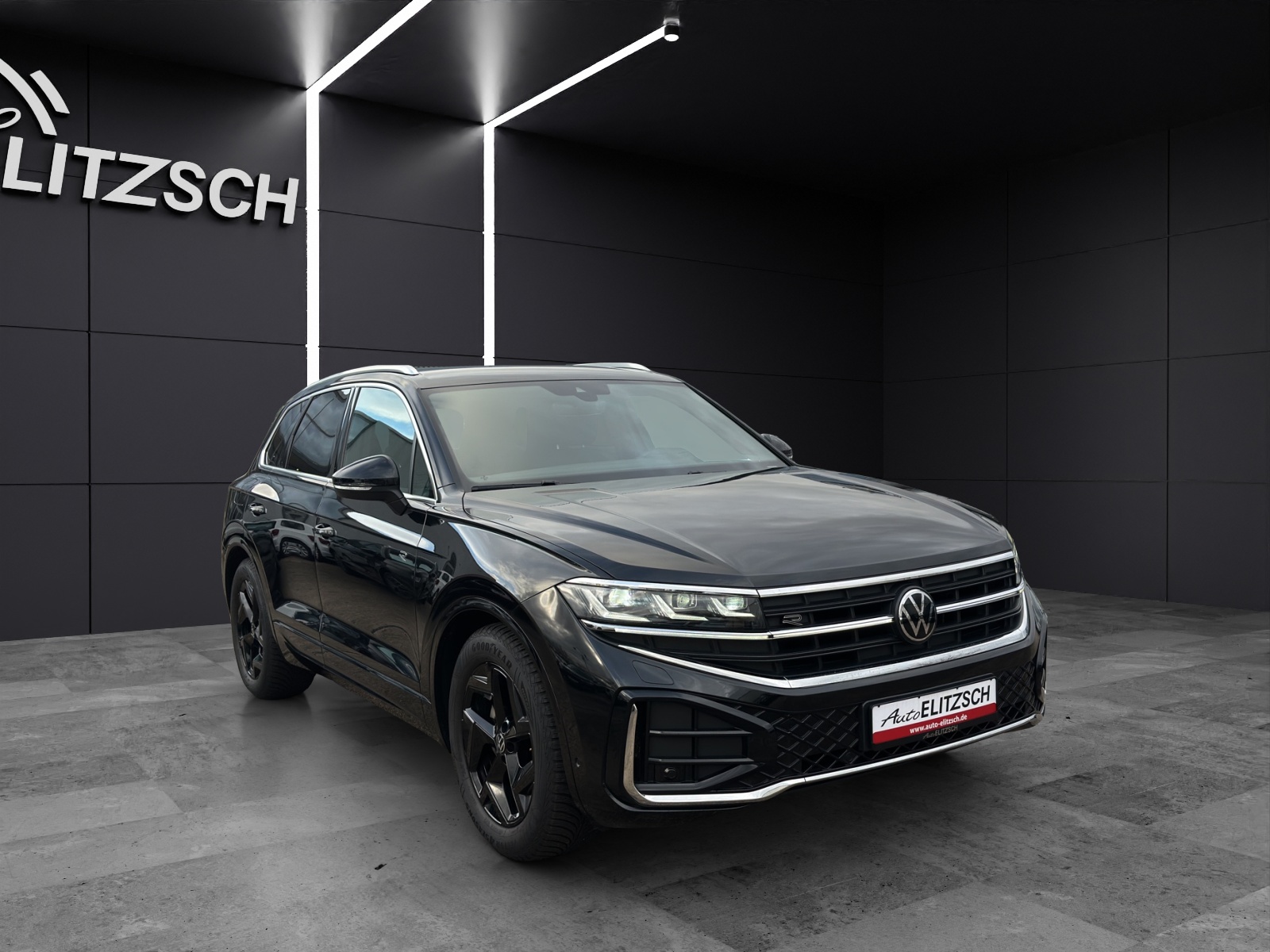 Fahrzeugabbildung Volkswagen Touareg 3.0 TDI 4M R-Line AHK MATRIX
