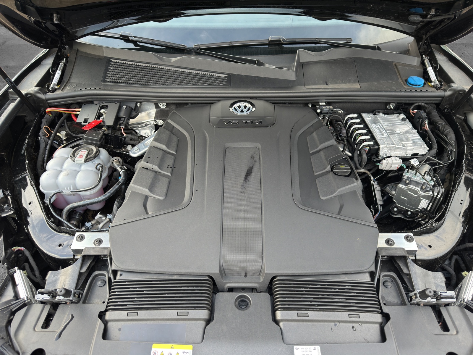 Fahrzeugabbildung Volkswagen Touareg 3.0 TDI 4M R-Line AHK MATRIX