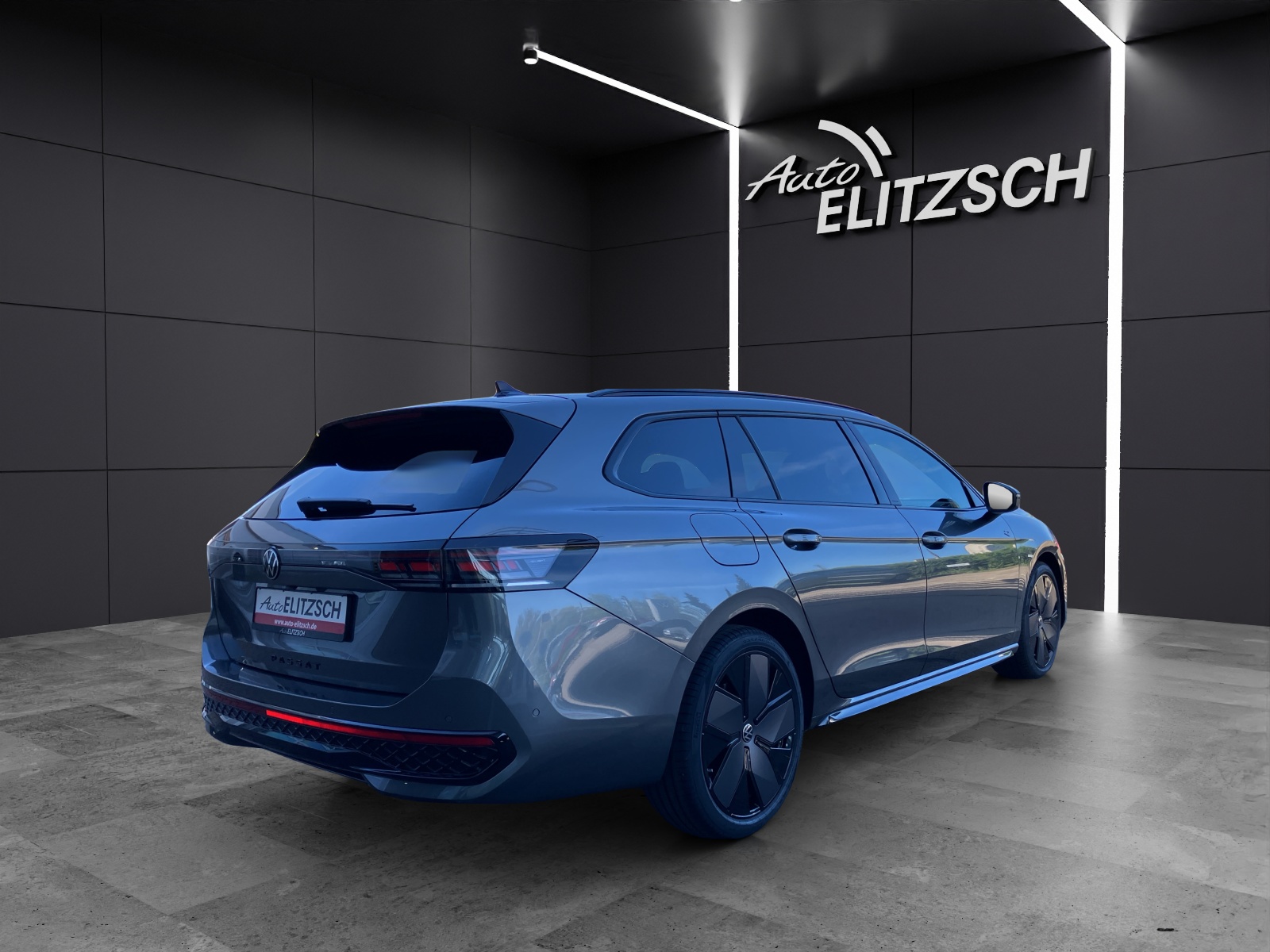 Fahrzeugabbildung Volkswagen Passat Variant TDI R-Line DSG Matrix 4M Navi AHZV DCC Stdhzg. SH Pano