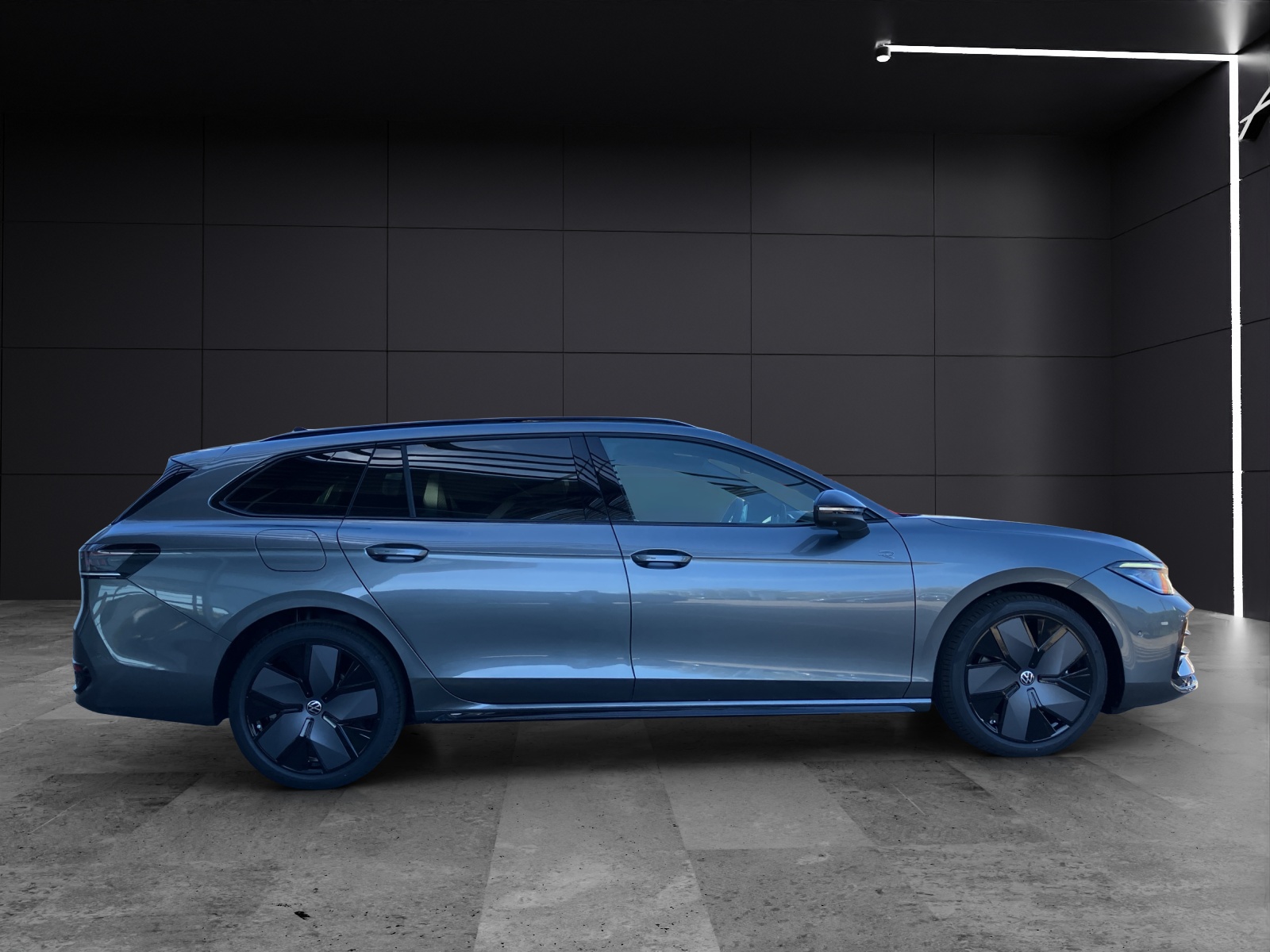 Fahrzeugabbildung Volkswagen Passat Variant TDI R-Line DSG Matrix 4M Navi AHZV DCC Stdhzg. SH Pano