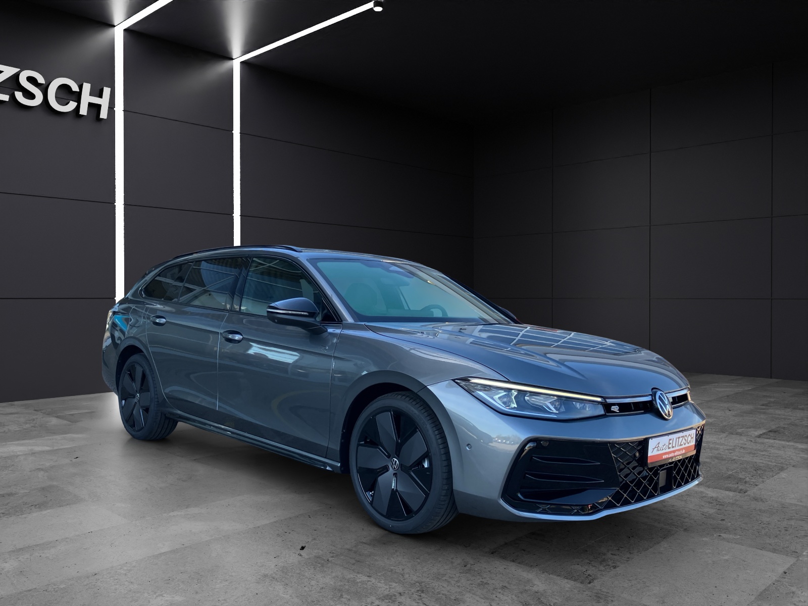 Fahrzeugabbildung Volkswagen Passat Variant TDI R-Line DSG Matrix 4M Navi AHZV DCC Stdhzg. SH Pano