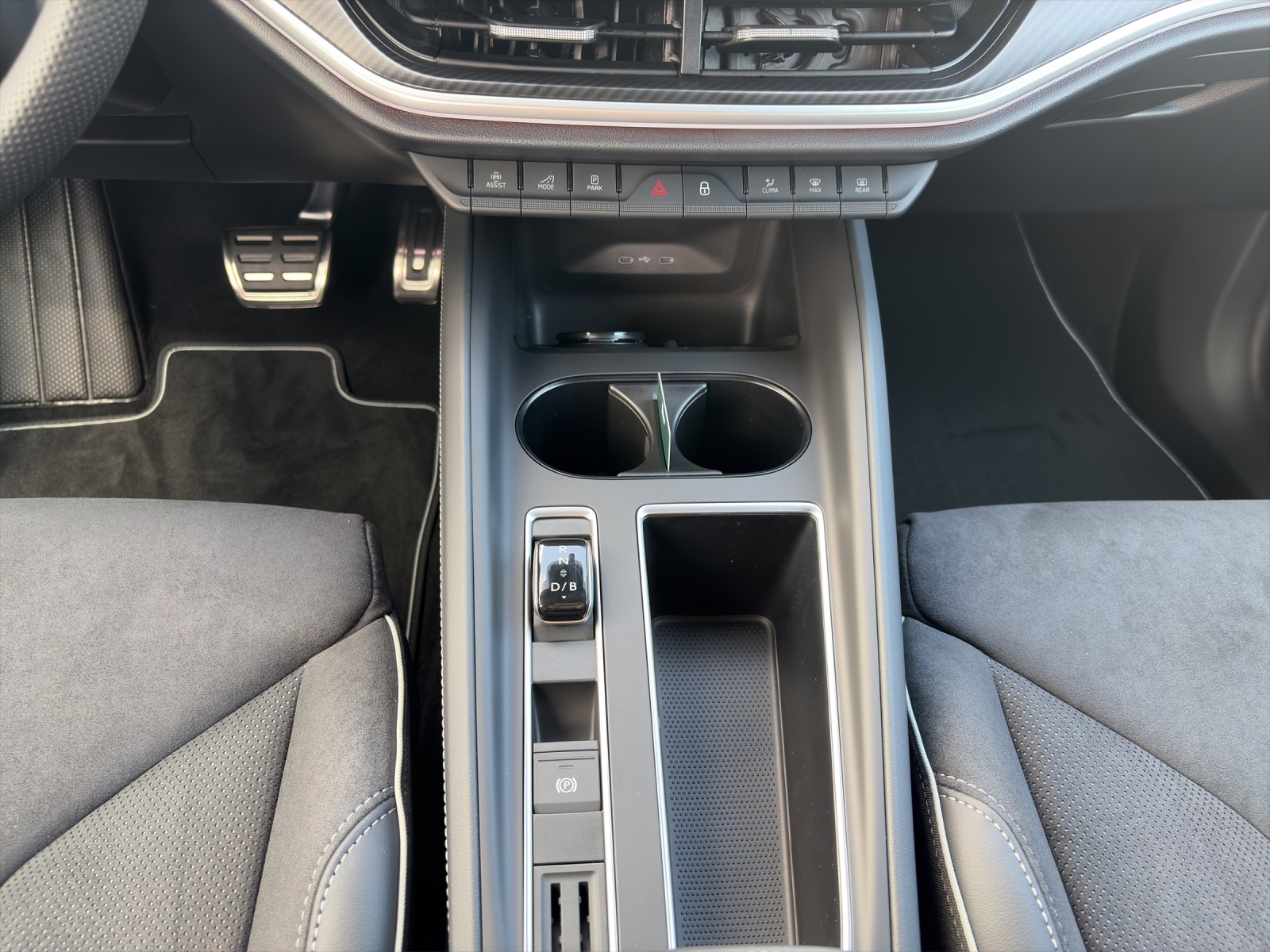 Fahrzeugabbildung SKODA Elroq Sportline 60 MATRIX AHK ACC
