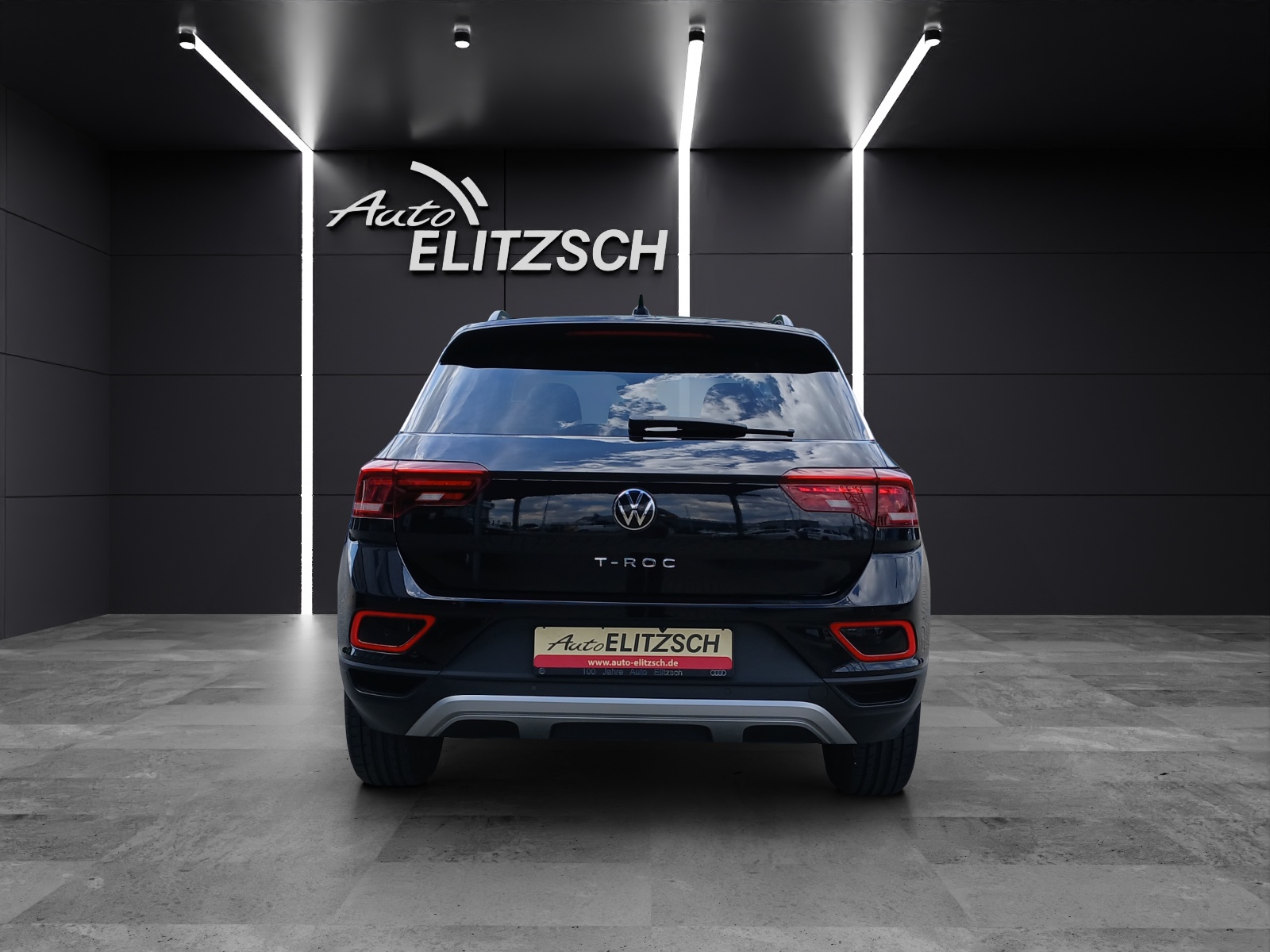 Fahrzeugabbildung Volkswagen T-Roc TSI Life DSG LED AHK Navi AID ACC RFK SH 18