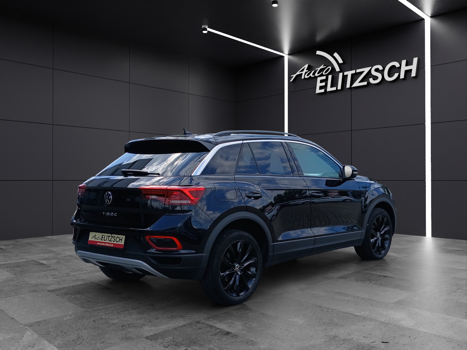Fahrzeugabbildung Volkswagen T-Roc TSI Life DSG LED AHK Navi AID ACC RFK SH 18