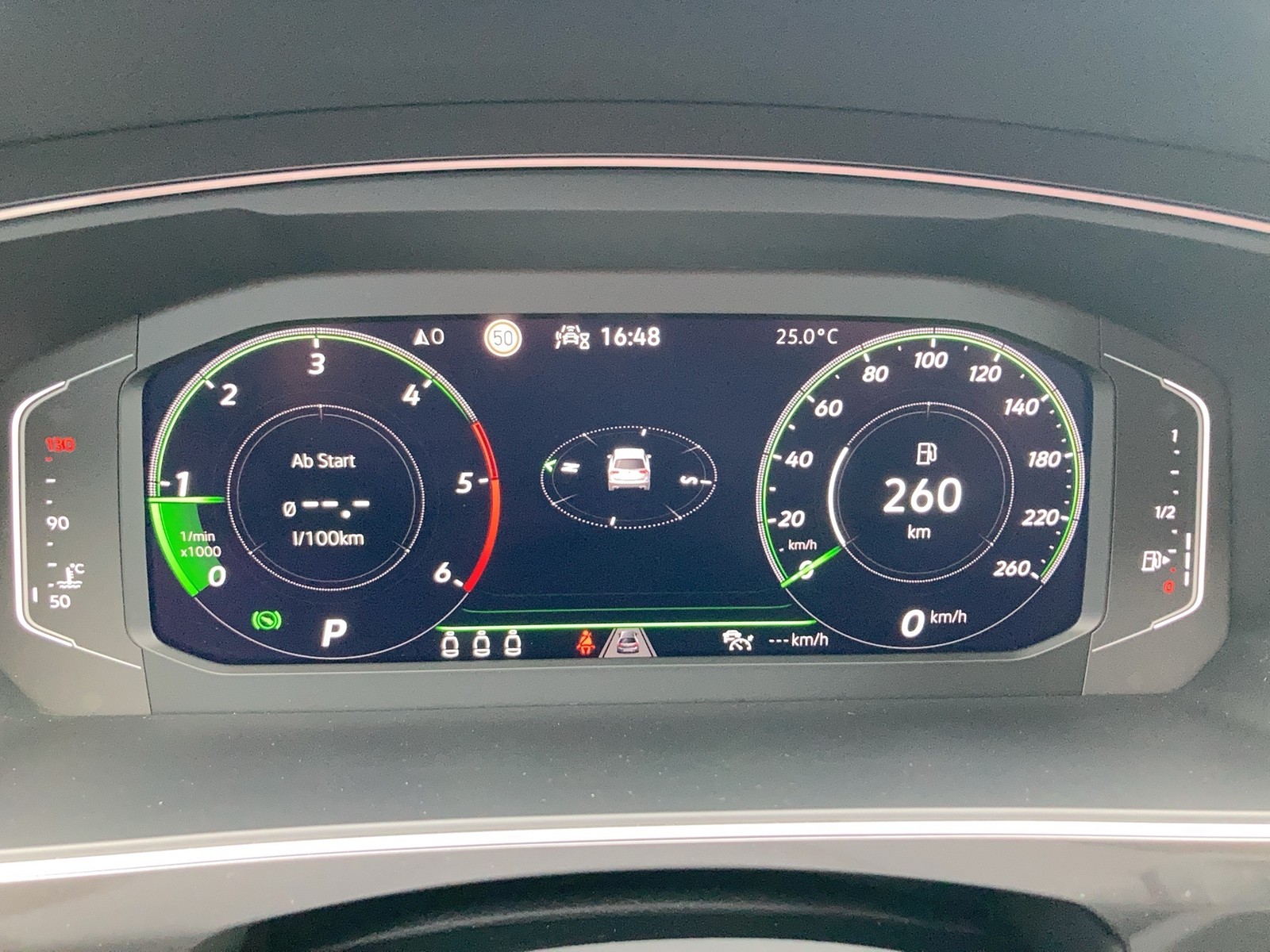 Fahrzeugabbildung Volkswagen Tiguan TDI R-Line DSG Matrix Navi AHK STH PDC