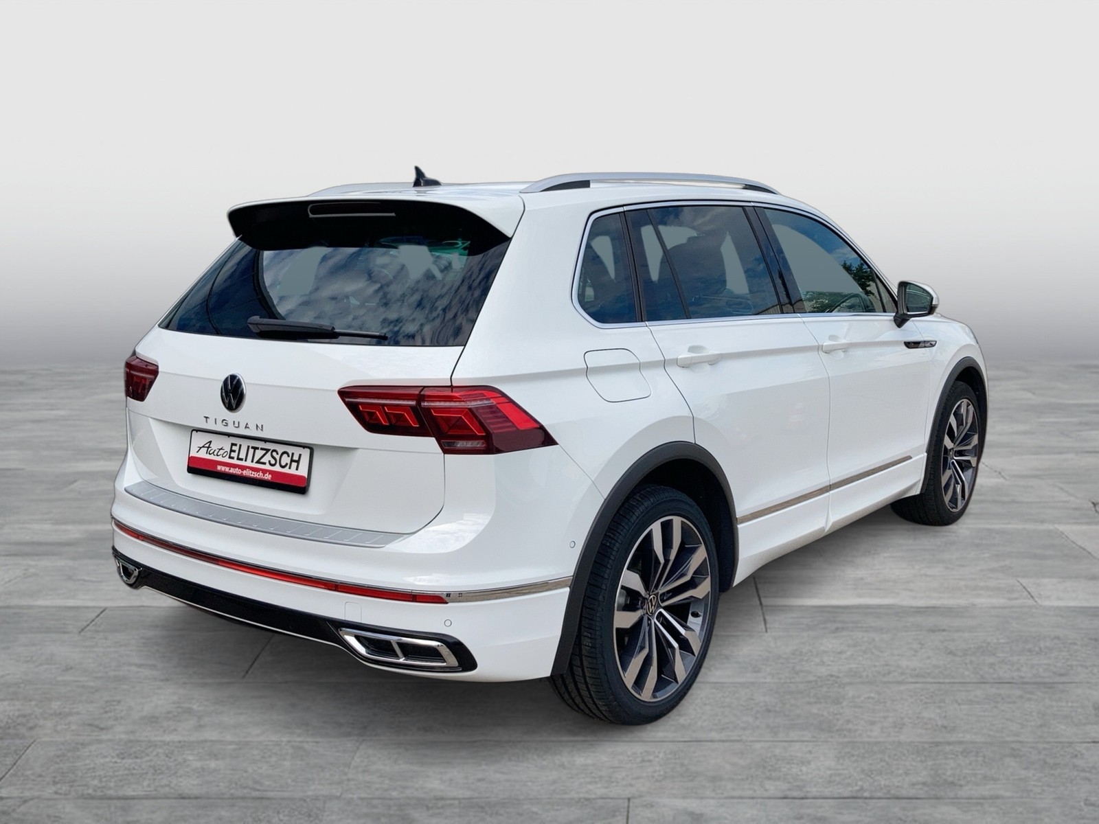 Fahrzeugabbildung Volkswagen Tiguan TDI R-Line DSG Matrix Navi AHK STH PDC