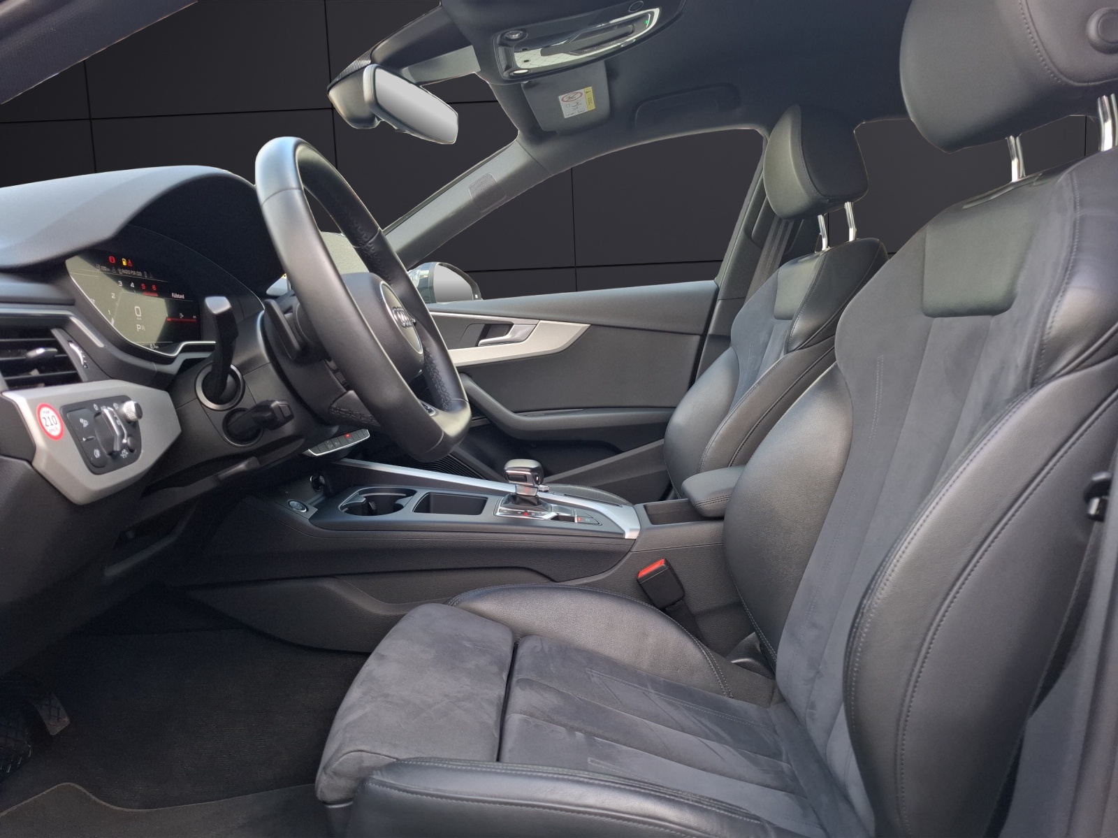 Fahrzeugabbildung Audi A4 Avant 35 TDI advanced S-tronic Navi AVC HUD B&O SH