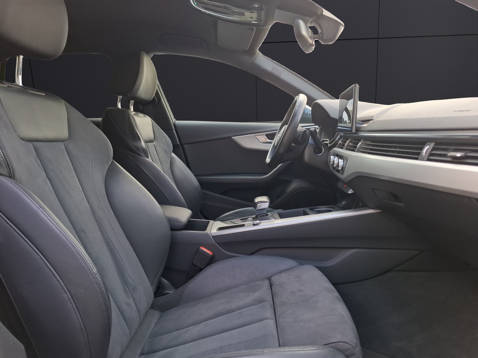 Fahrzeugabbildung Audi A4 Avant 35 TDI advanced S-tronic Navi AVC HUD B&O SH