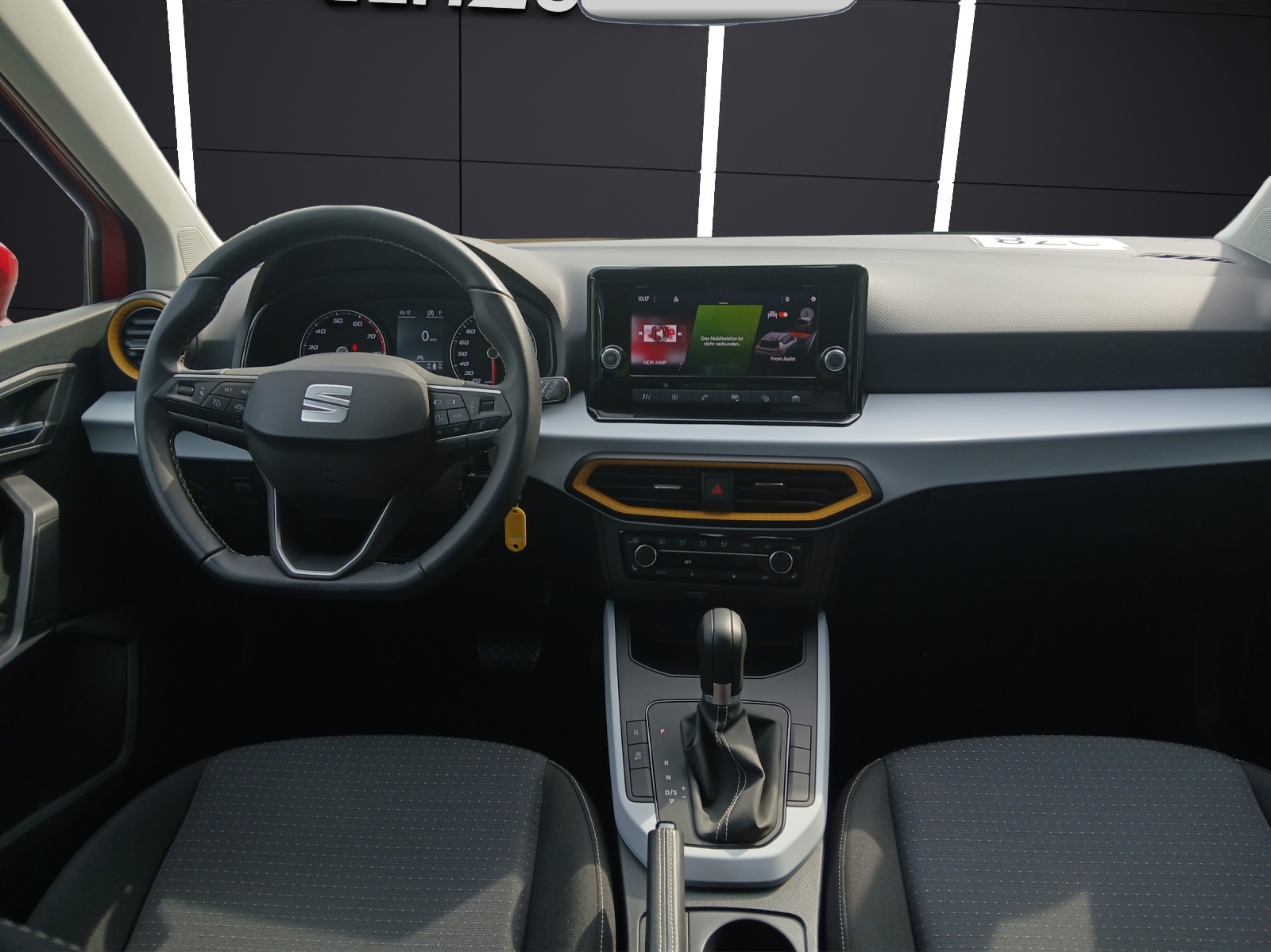 Fahrzeugabbildung SEAT Arona TSI Style DSG LED GRA PDC SH LM