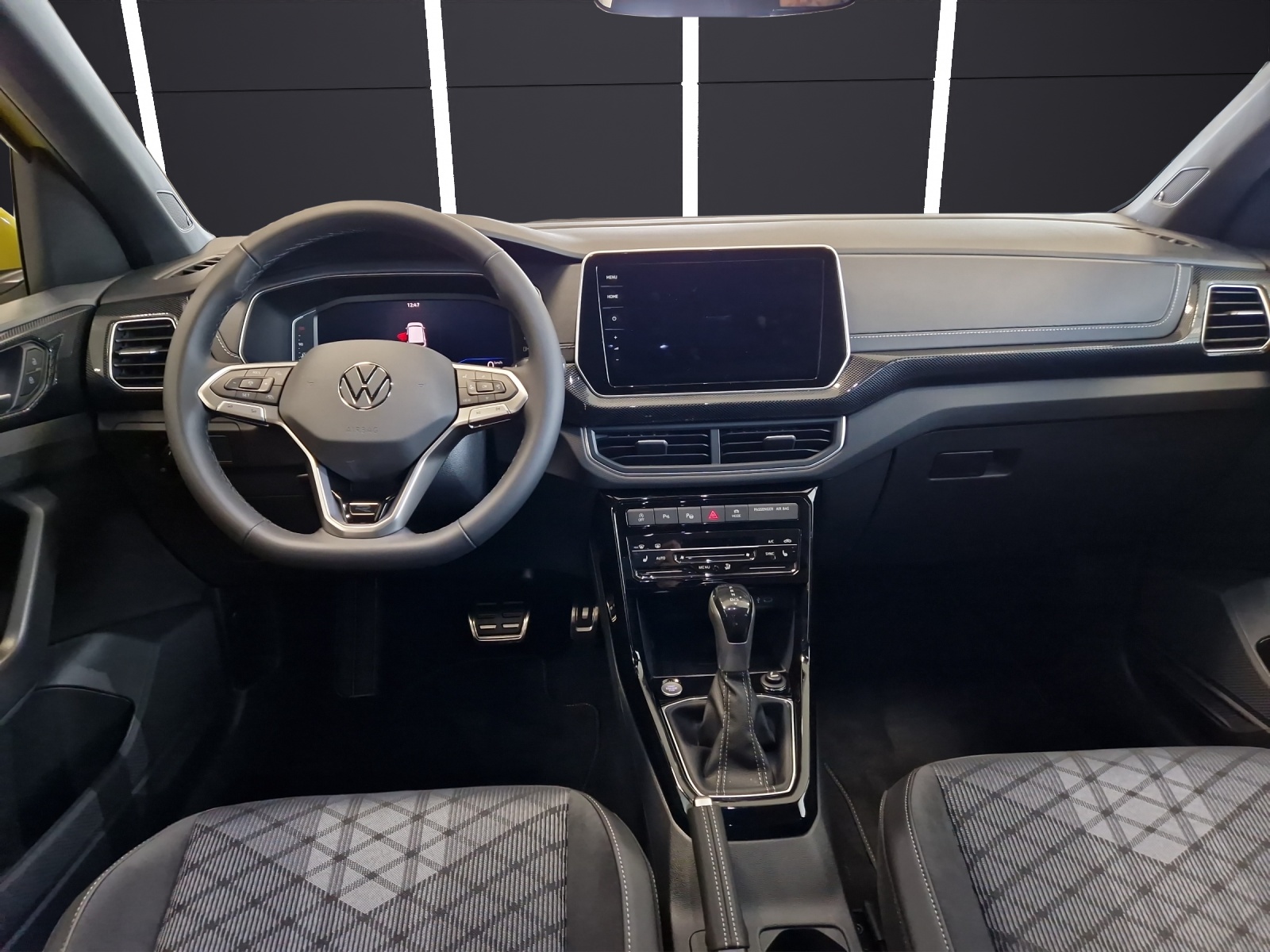 Fahrzeugabbildung Volkswagen T-Cross R-Line DSG Matrix AHK RFK Beats AppCon ACC SH NAVI