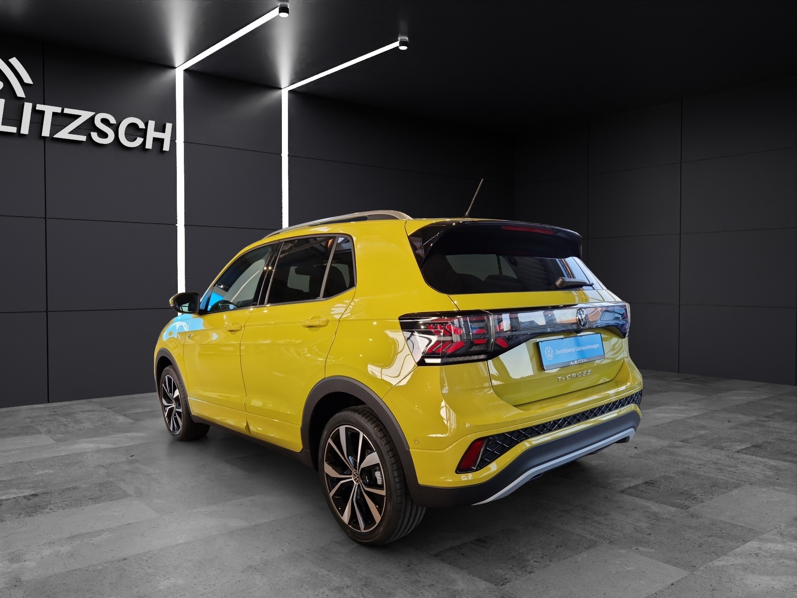 Fahrzeugabbildung Volkswagen T-Cross R-Line DSG Matrix AHK RFK Beats AppCon ACC SH NAVI
