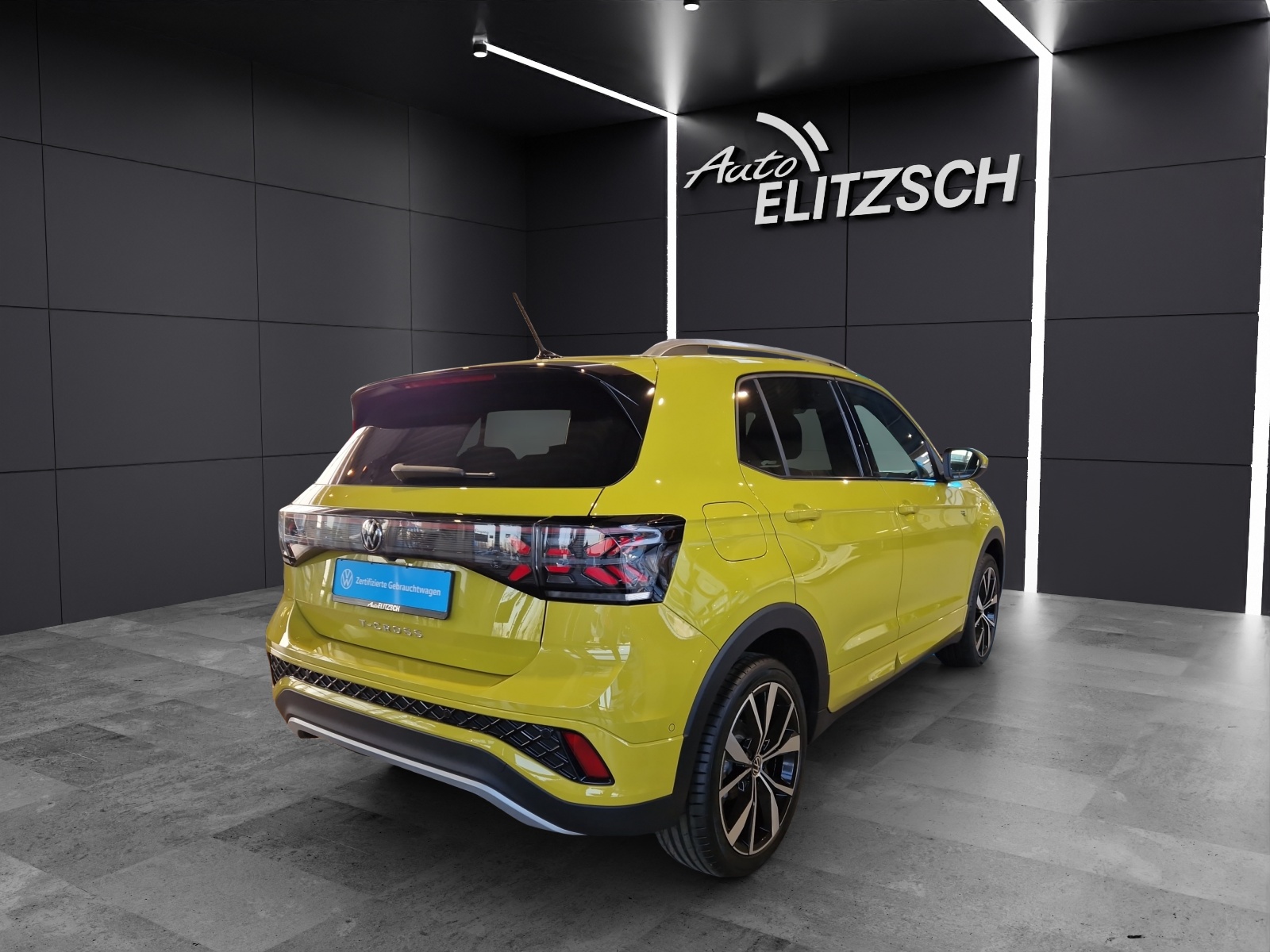 Fahrzeugabbildung Volkswagen T-Cross R-Line DSG Matrix AHK RFK Beats AppCon ACC SH NAVI
