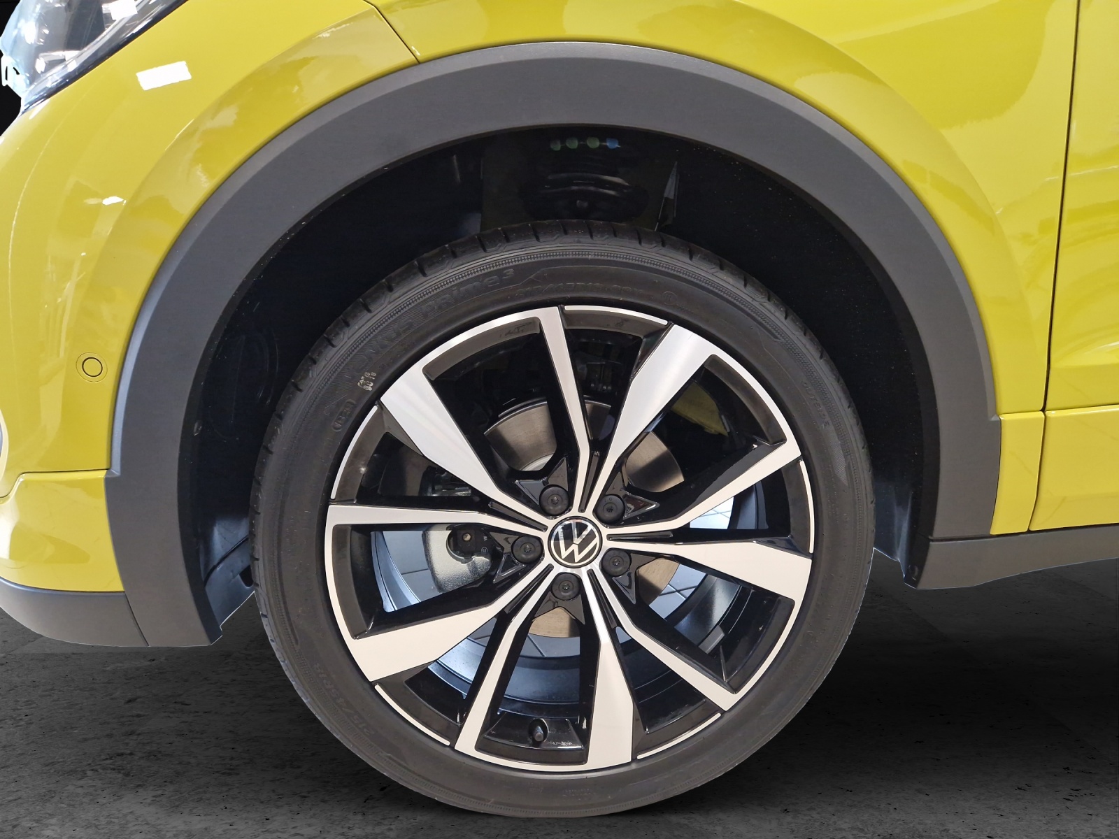 Fahrzeugabbildung Volkswagen T-Cross R-Line DSG Matrix AHK RFK Beats AppCon ACC SH NAVI